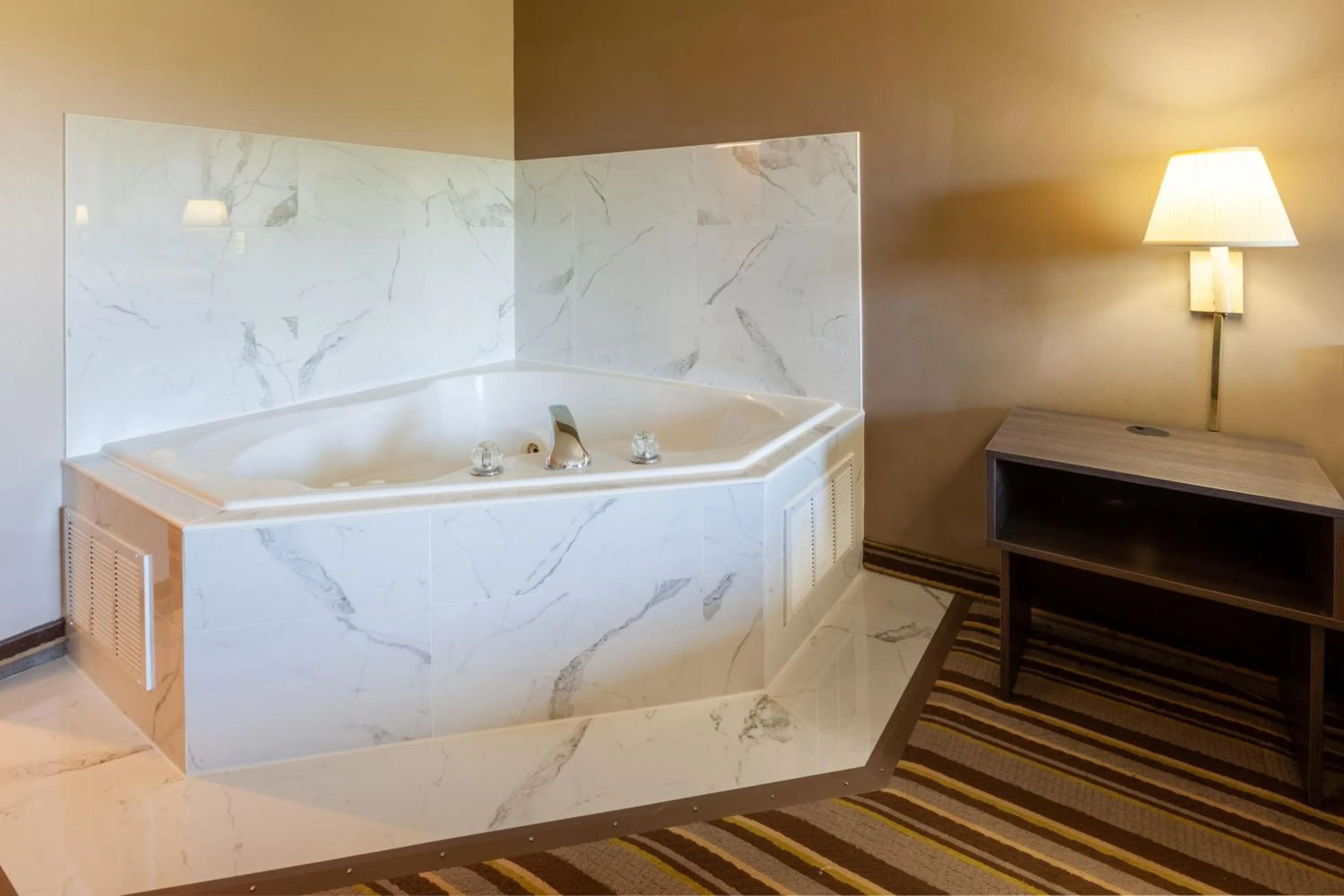 Bath in Super 8 by Wyndham La Grange KY