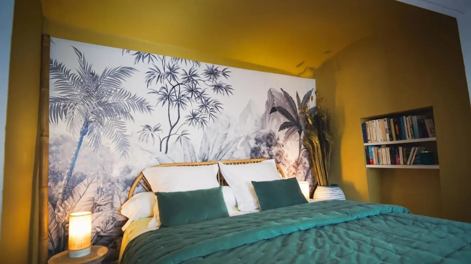 Queen Suite with Spa Bath in Le Mas Fraissinet Queen Suite with Spa Bath in Le Mas Fraissinet