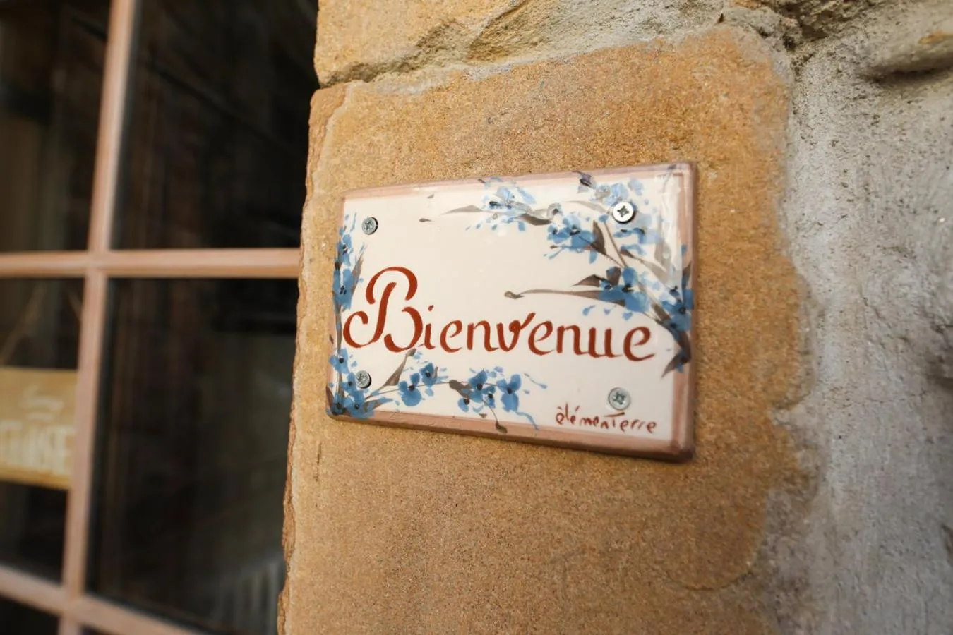 Decorative detail in Le Mas Fraissinet