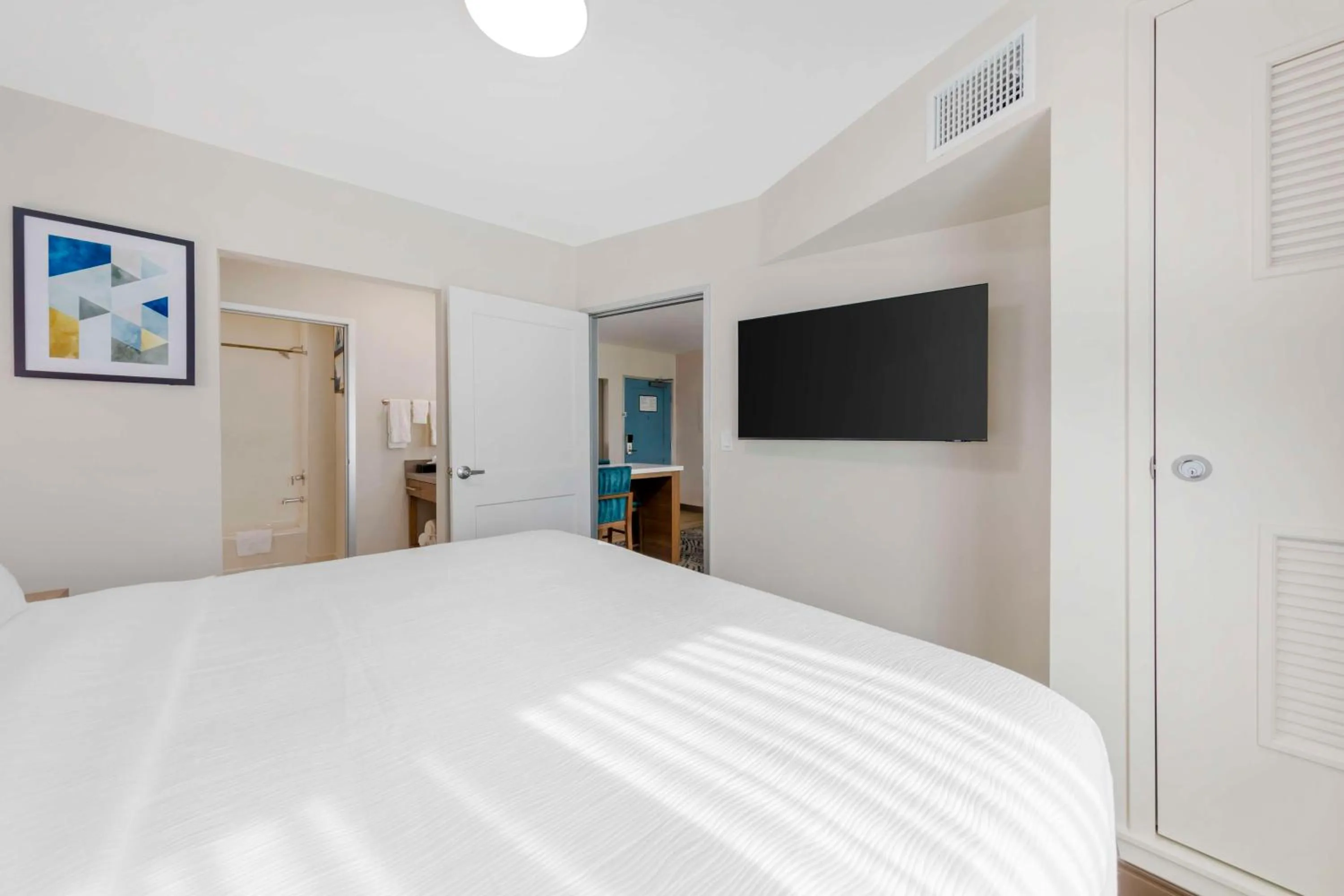 Bedroom, Bed in Executive Residency by Best Western Victorville