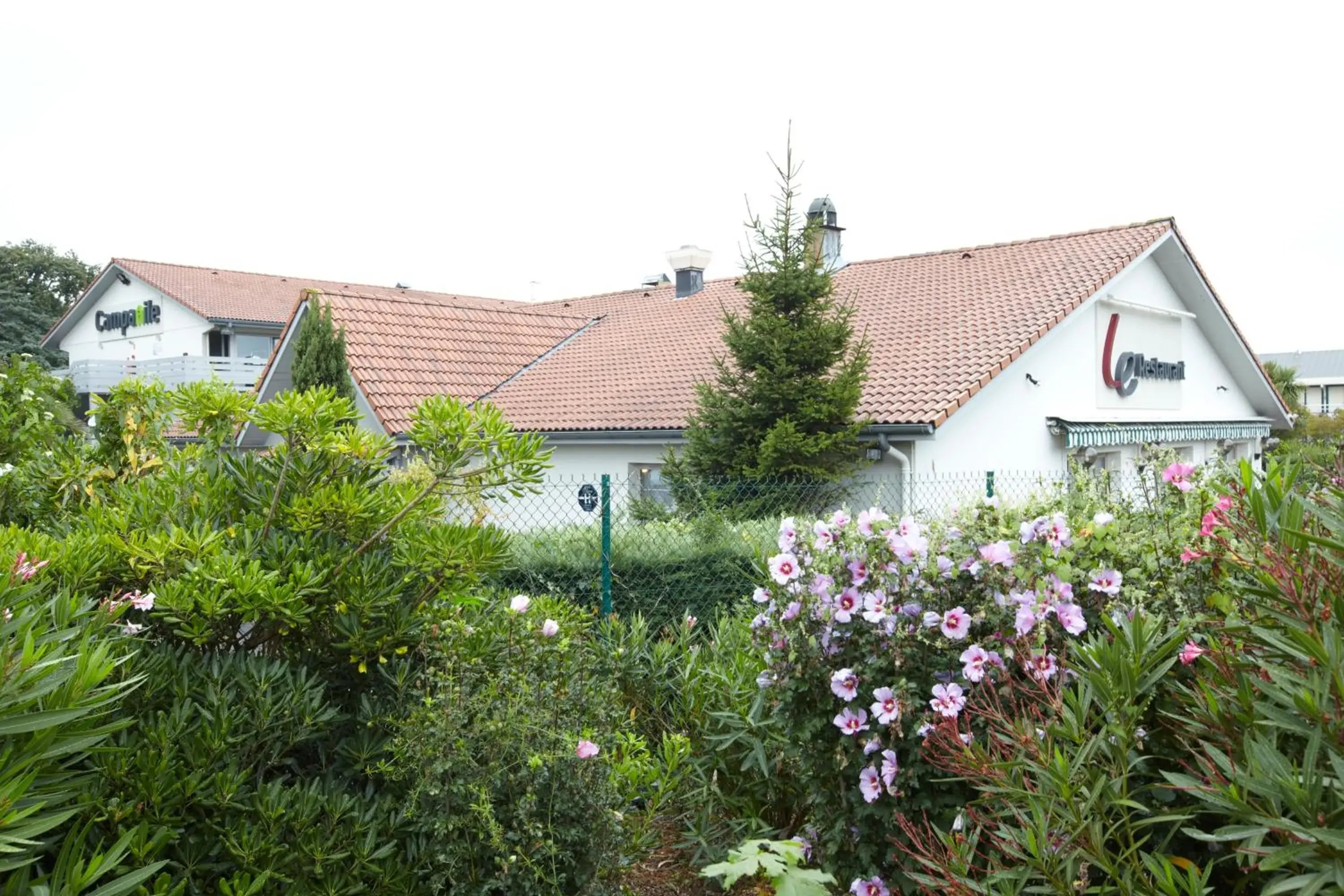 Facade/entrance in Campanile Biarritz Facade/entrance in Campanile Biarritz