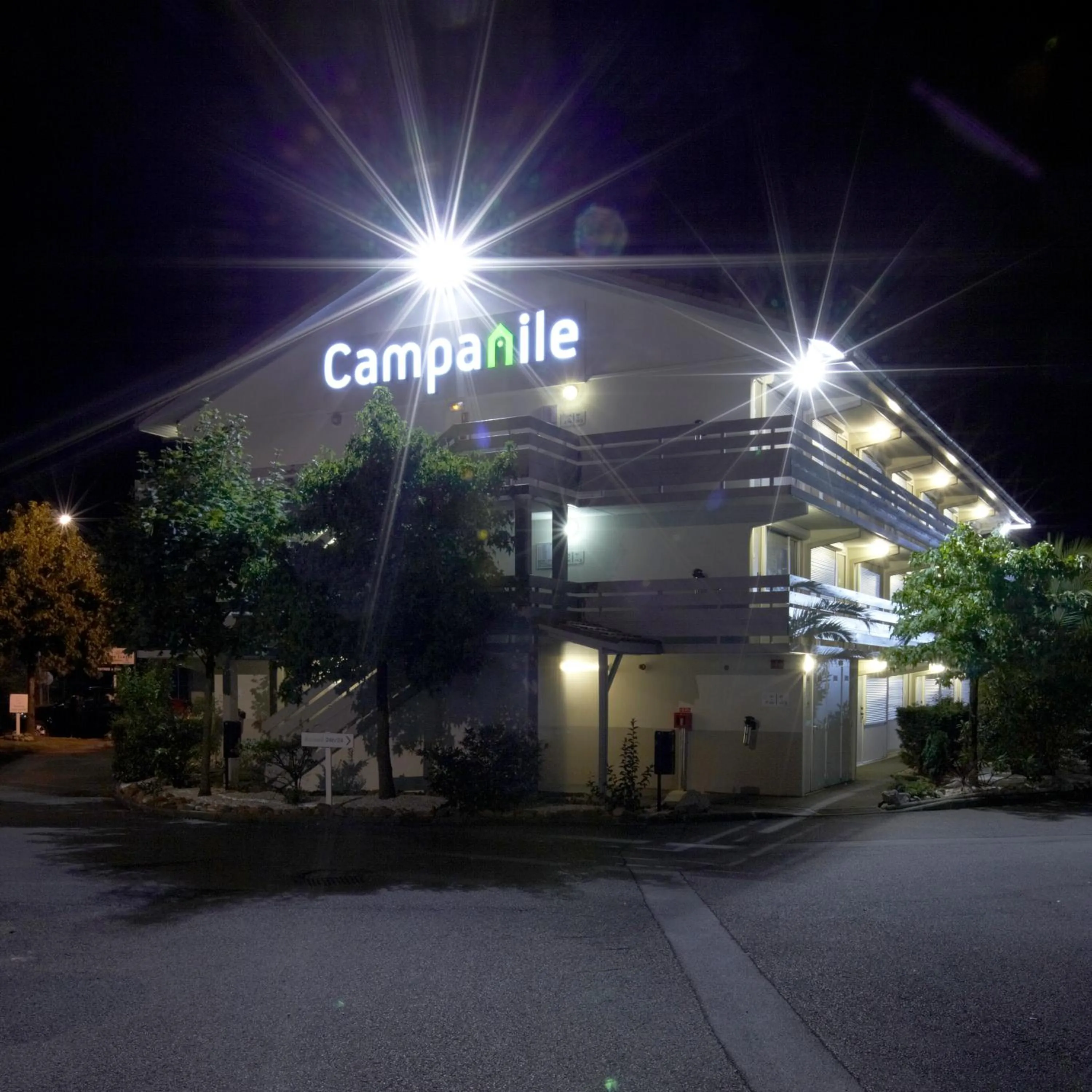Facade/entrance in Campanile Biarritz