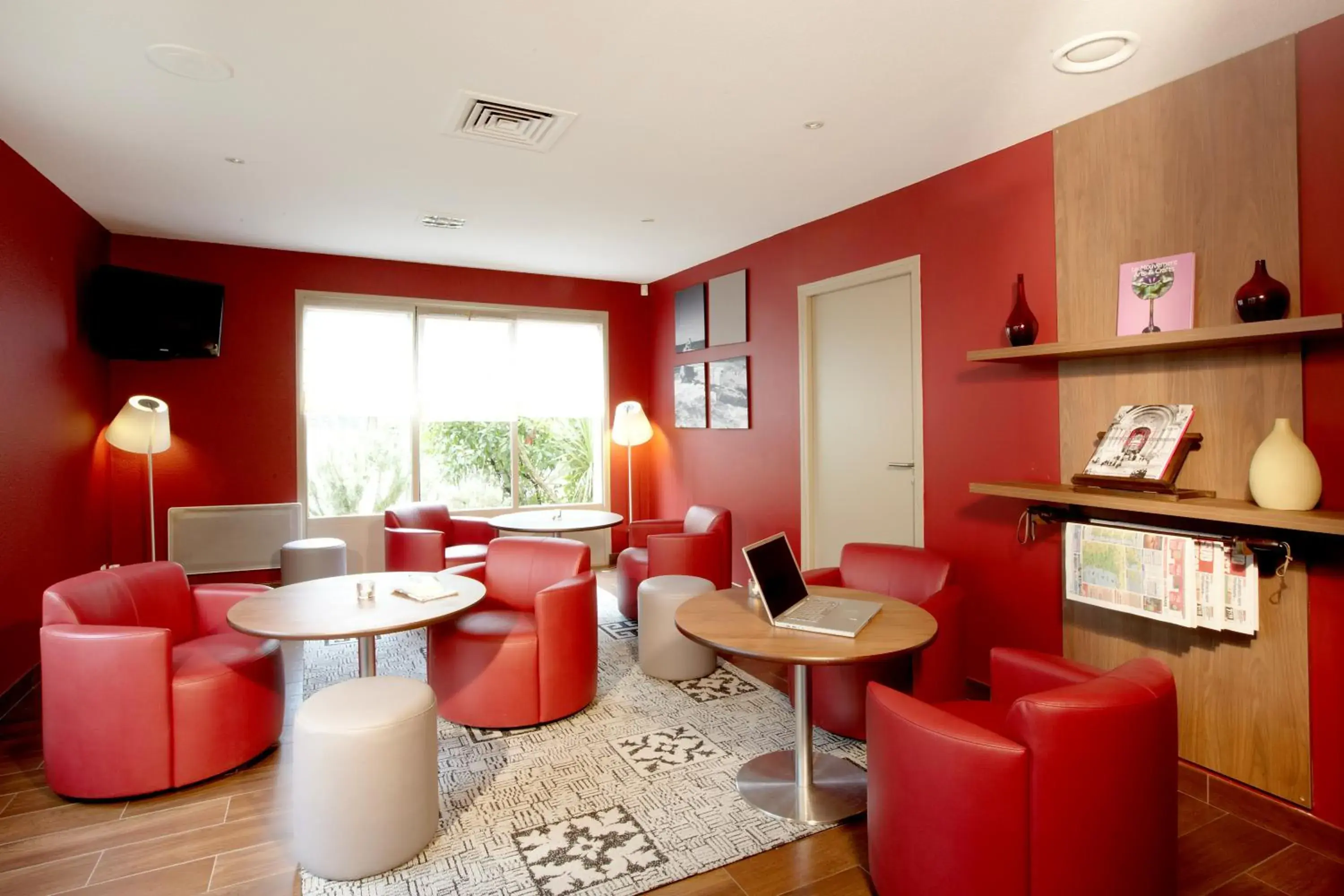 Lounge or bar in Campanile Biarritz Lounge or bar in Campanile Biarritz