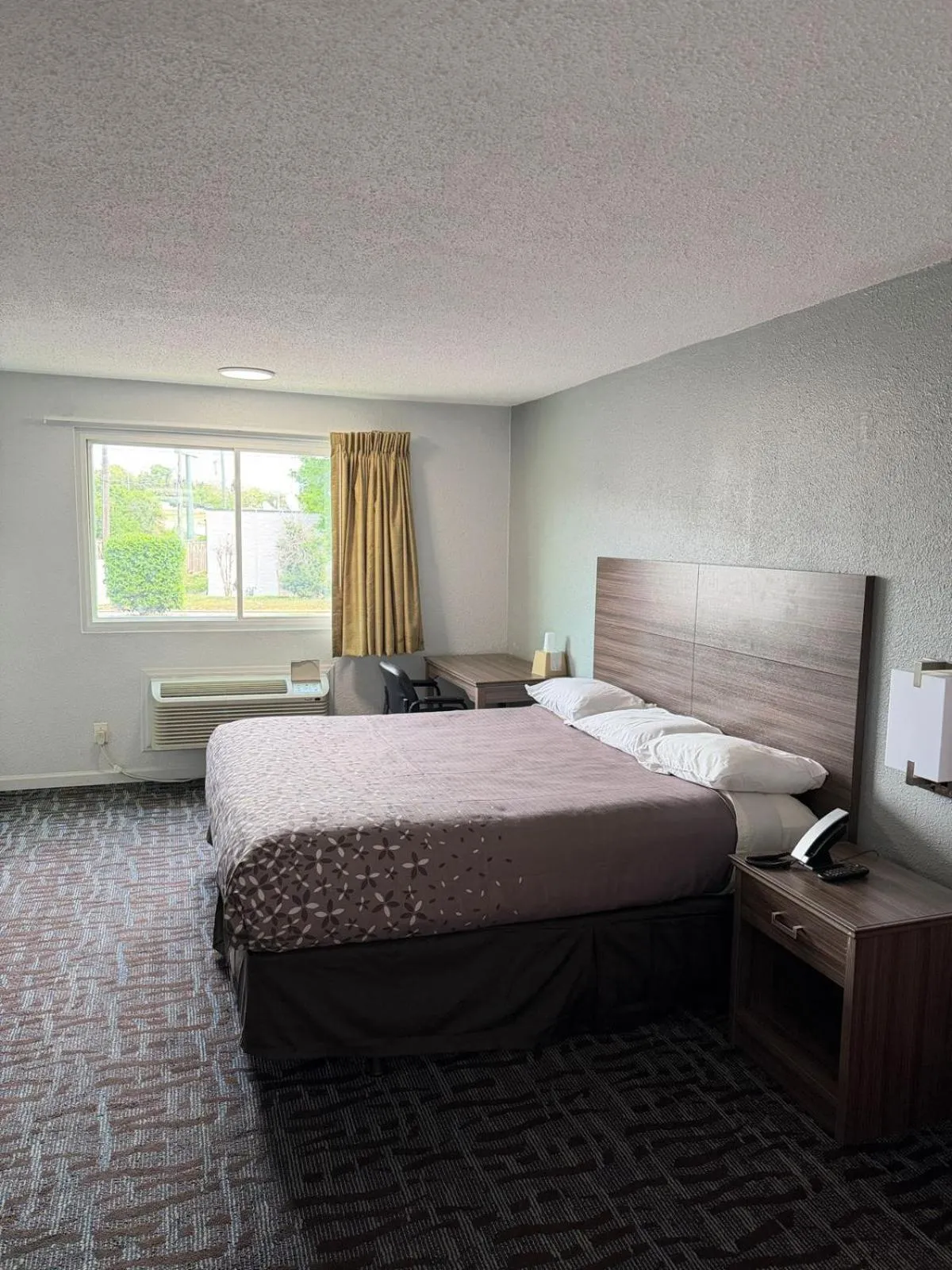 Regency Inn & Suites