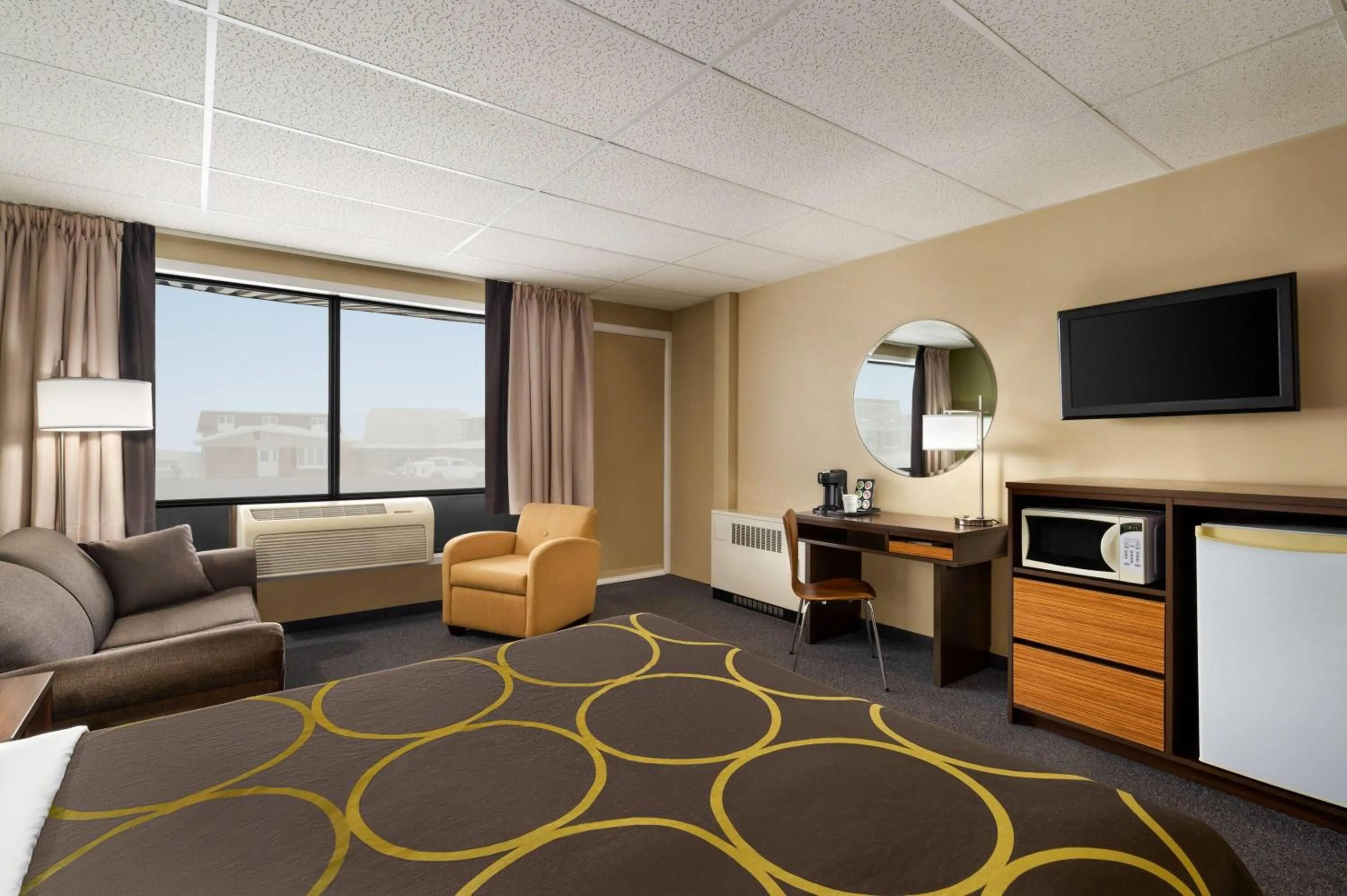 Photo of the whole room in Super 8 by Wyndham Hearst ON