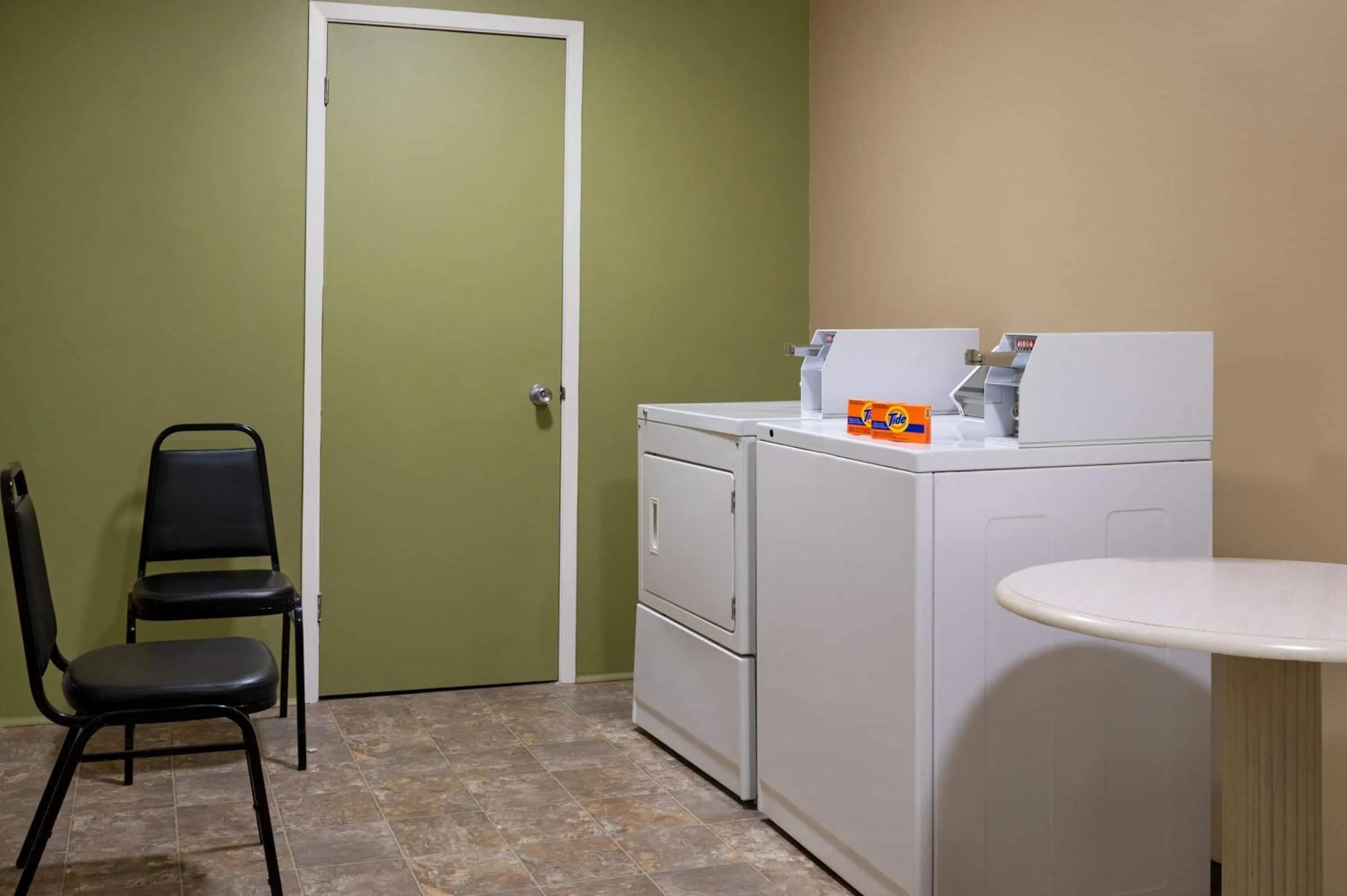 On site in Super 8 by Wyndham Hearst ON