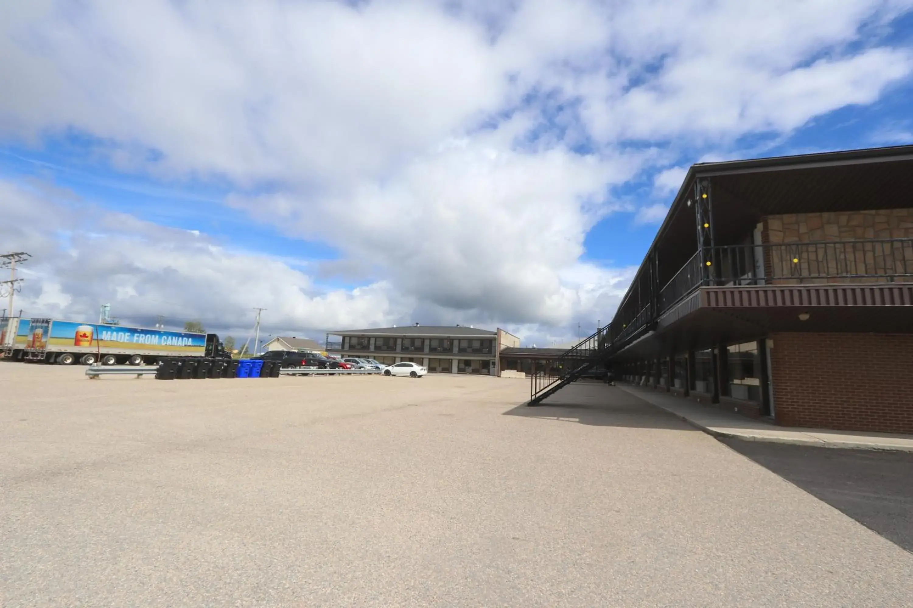 Property building in Super 8 by Wyndham Hearst ON Property building in Super 8 by Wyndham Hearst ON