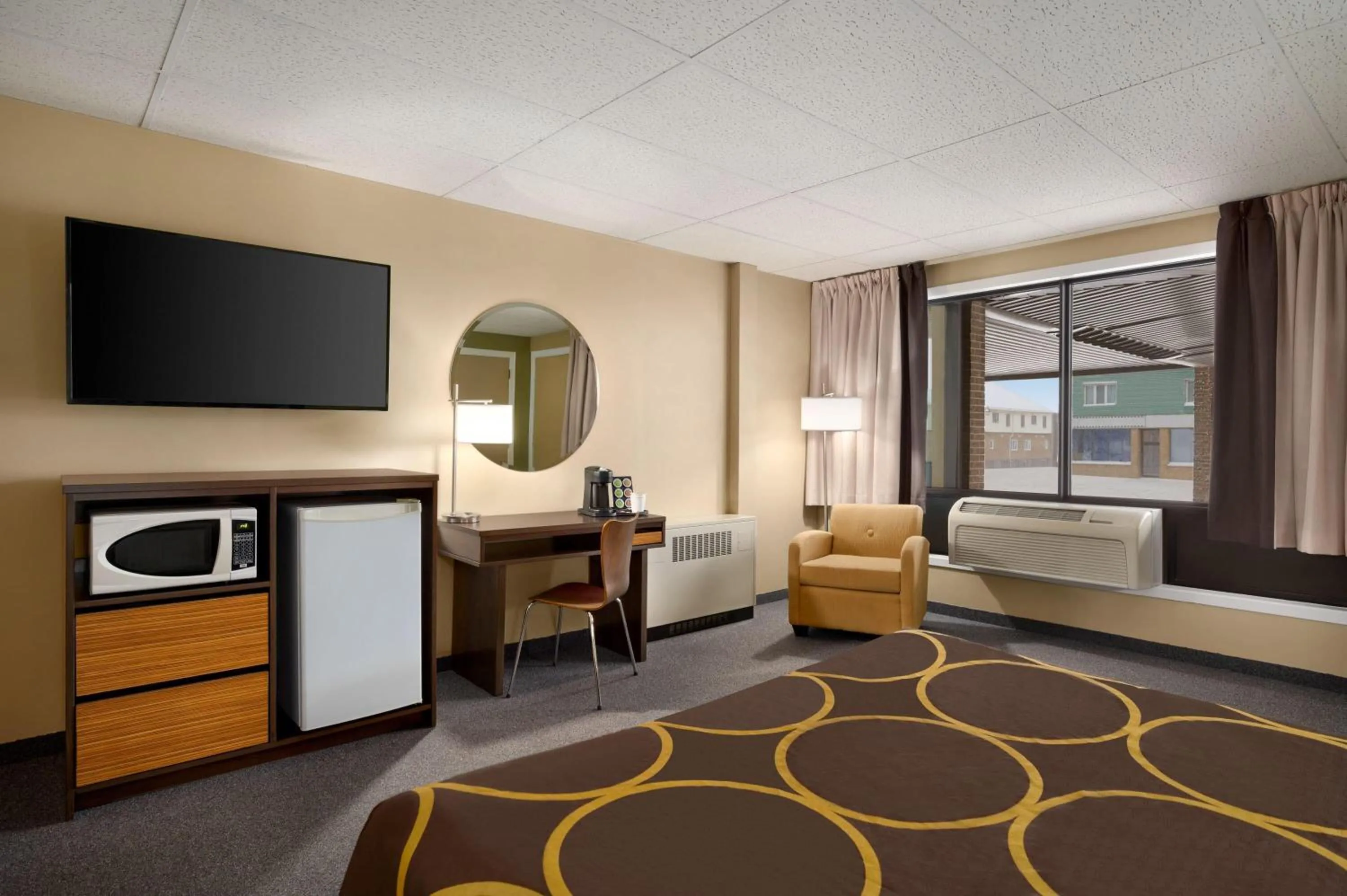 Photo of the whole room in Super 8 by Wyndham Hearst ON