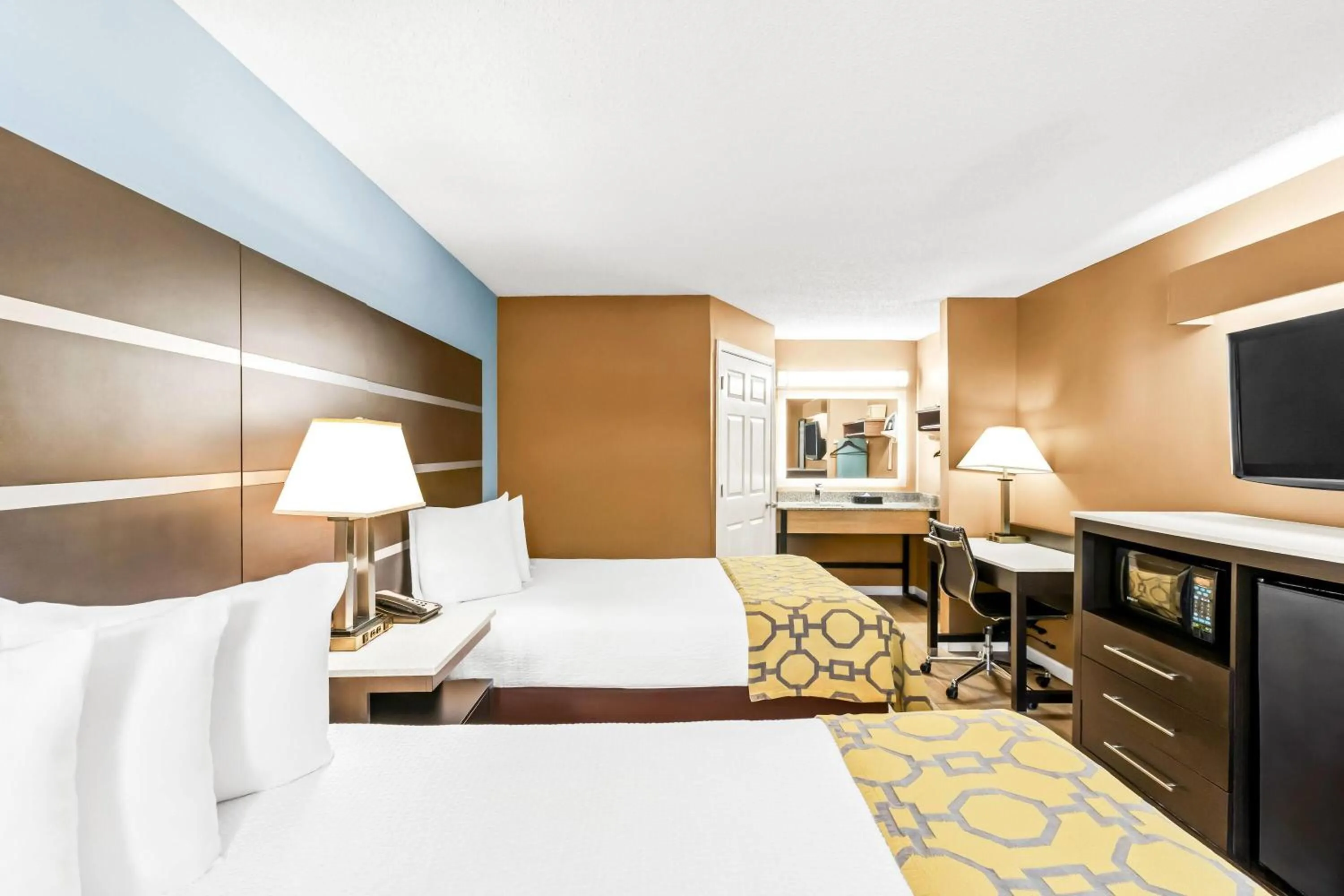 Bed in Baymont by Wyndham Forest City