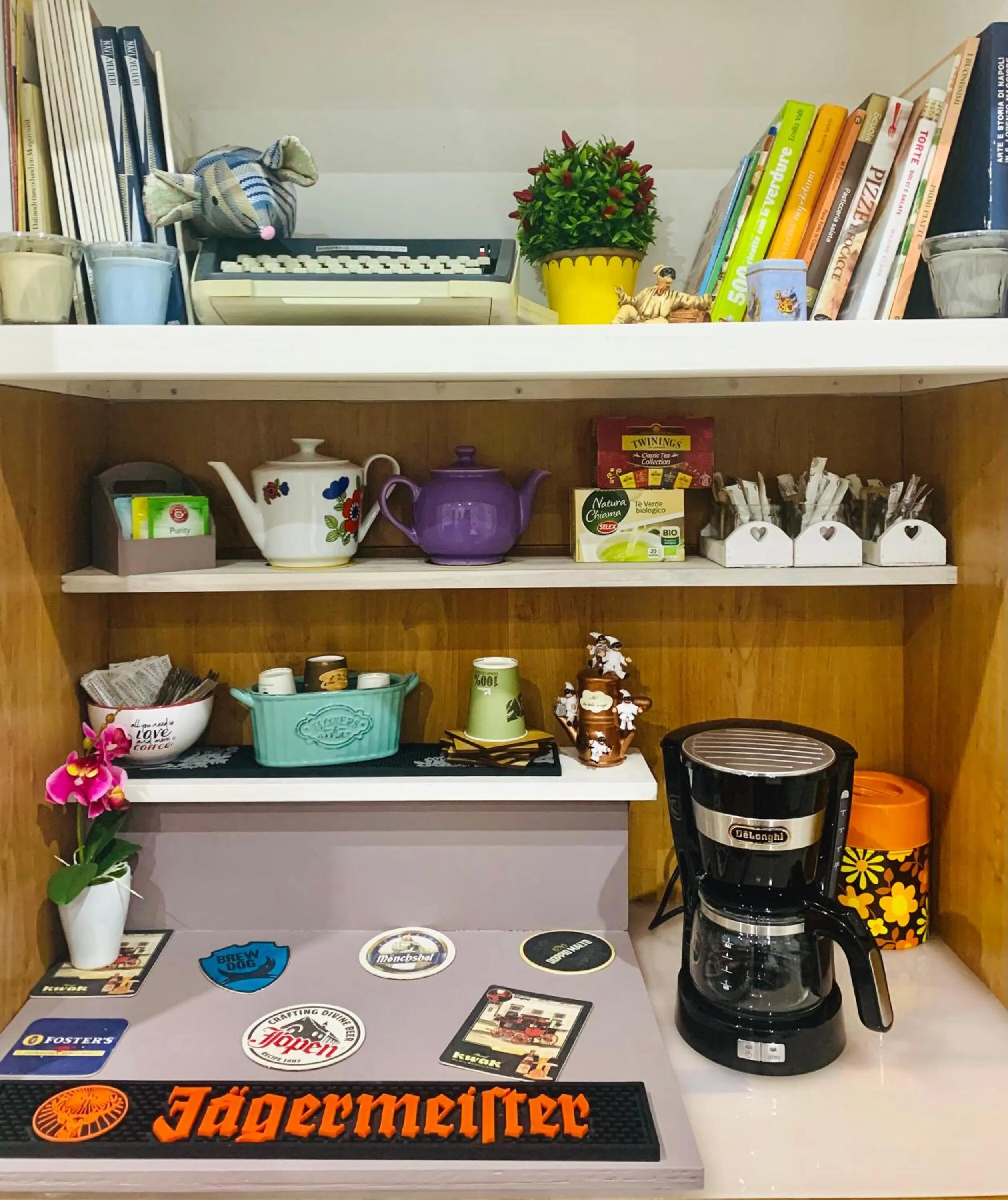 Coffee/tea facilities in Starnone Bed&Book