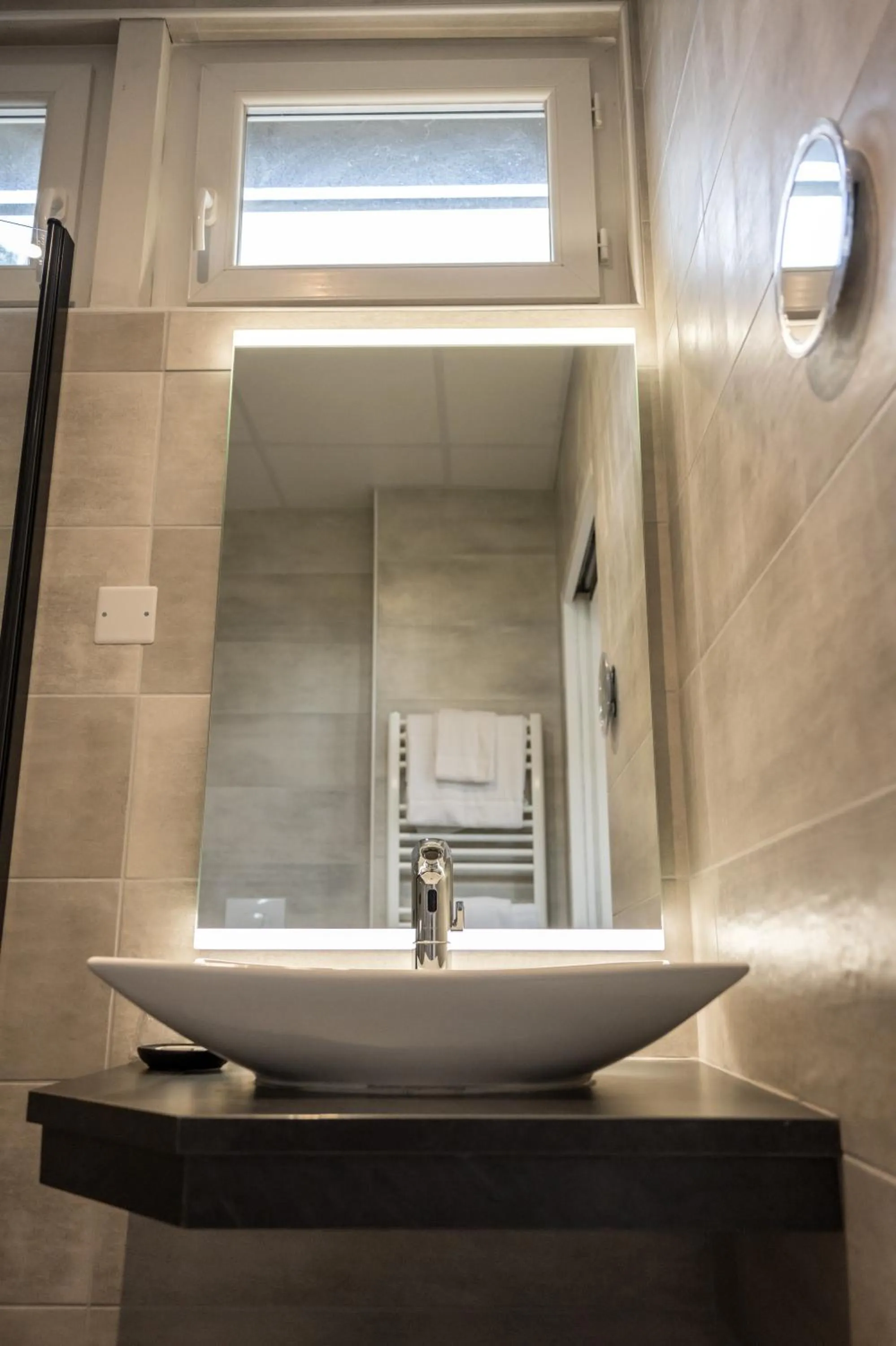 Bathroom in The Originals City, Hôtel Rive Droite, Albi "Quartier Madeleine"