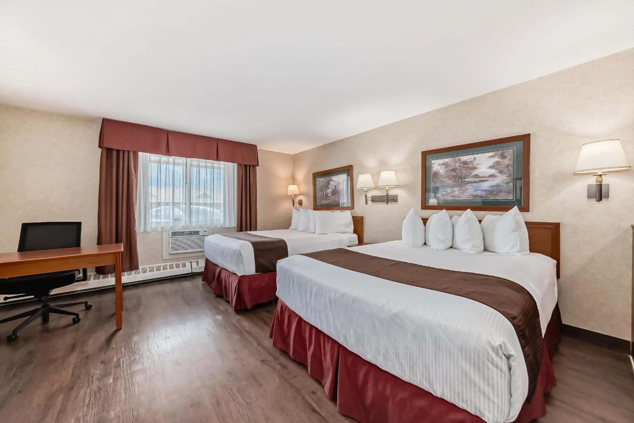 Photo of the whole room, Bed in Stony Plain Inn & Suites