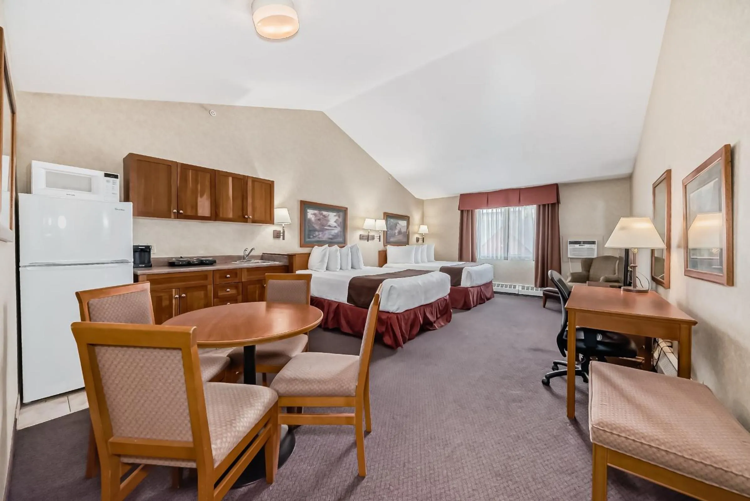 Photo of the whole room in Stony Plain Inn & Suites