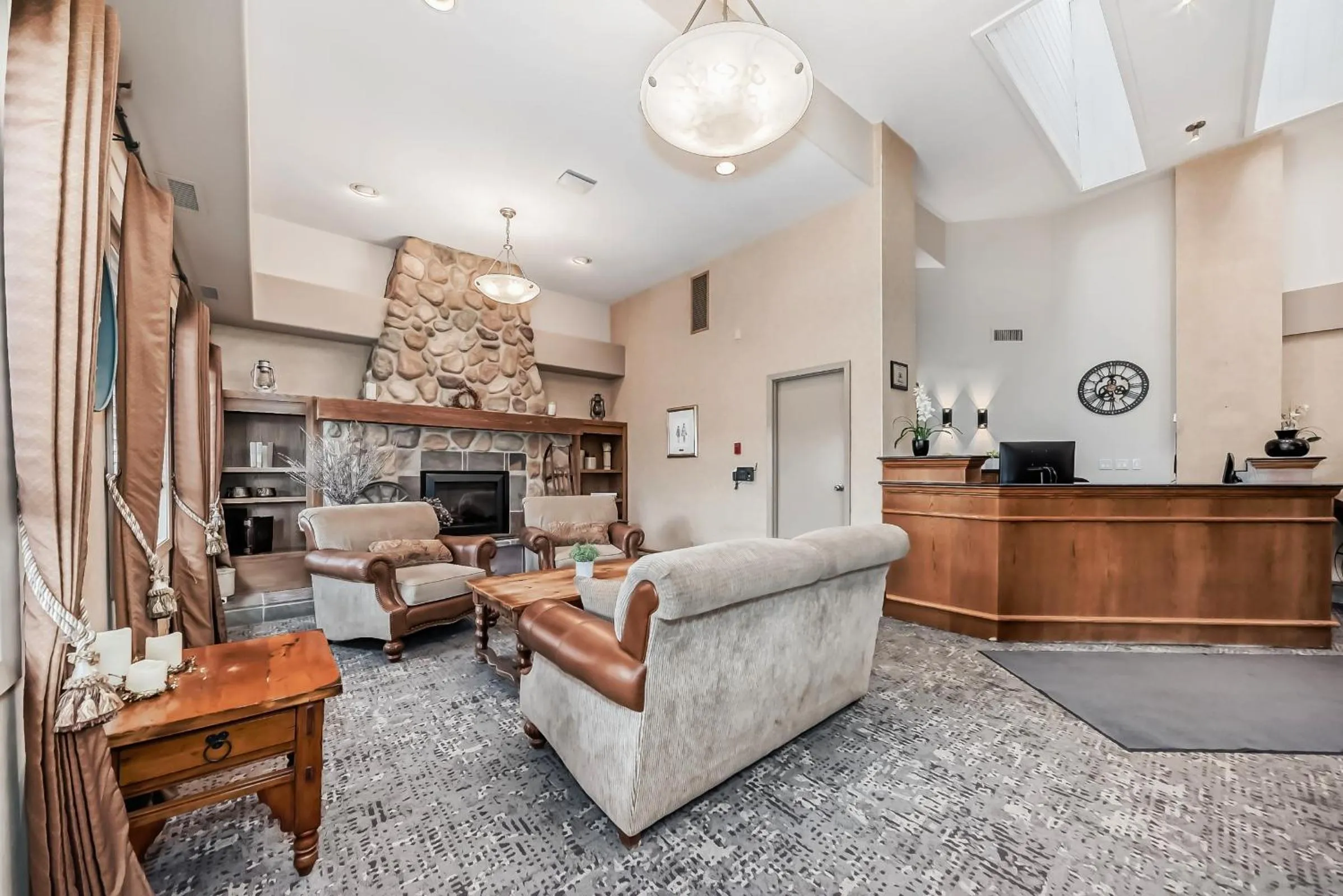 Lobby or reception in Stony Plain Inn & Suites