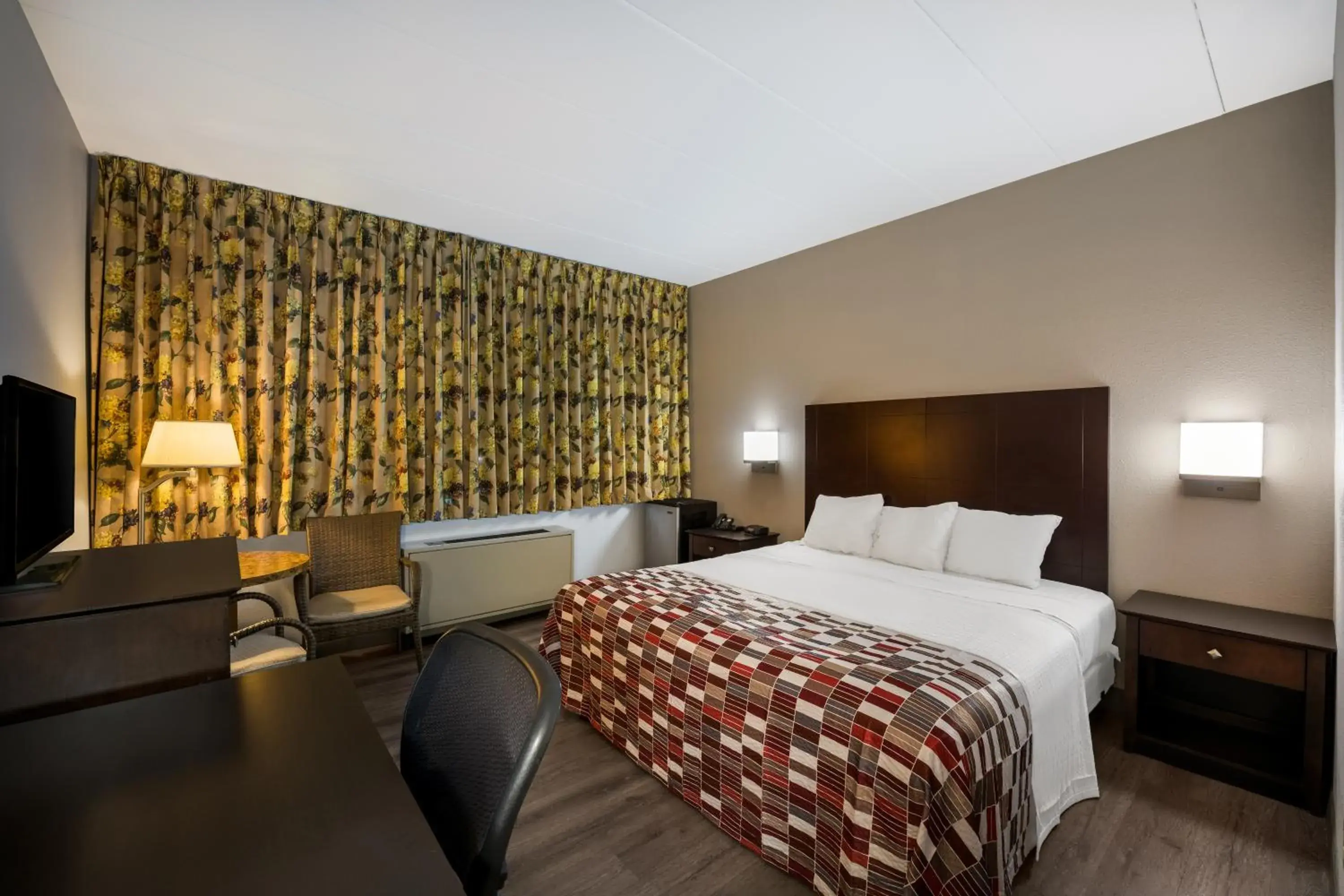 King Room - Disability Access/Non-Smoking in Gateway Inn King Room - Disability Access/Non-Smoking in Gateway Inn