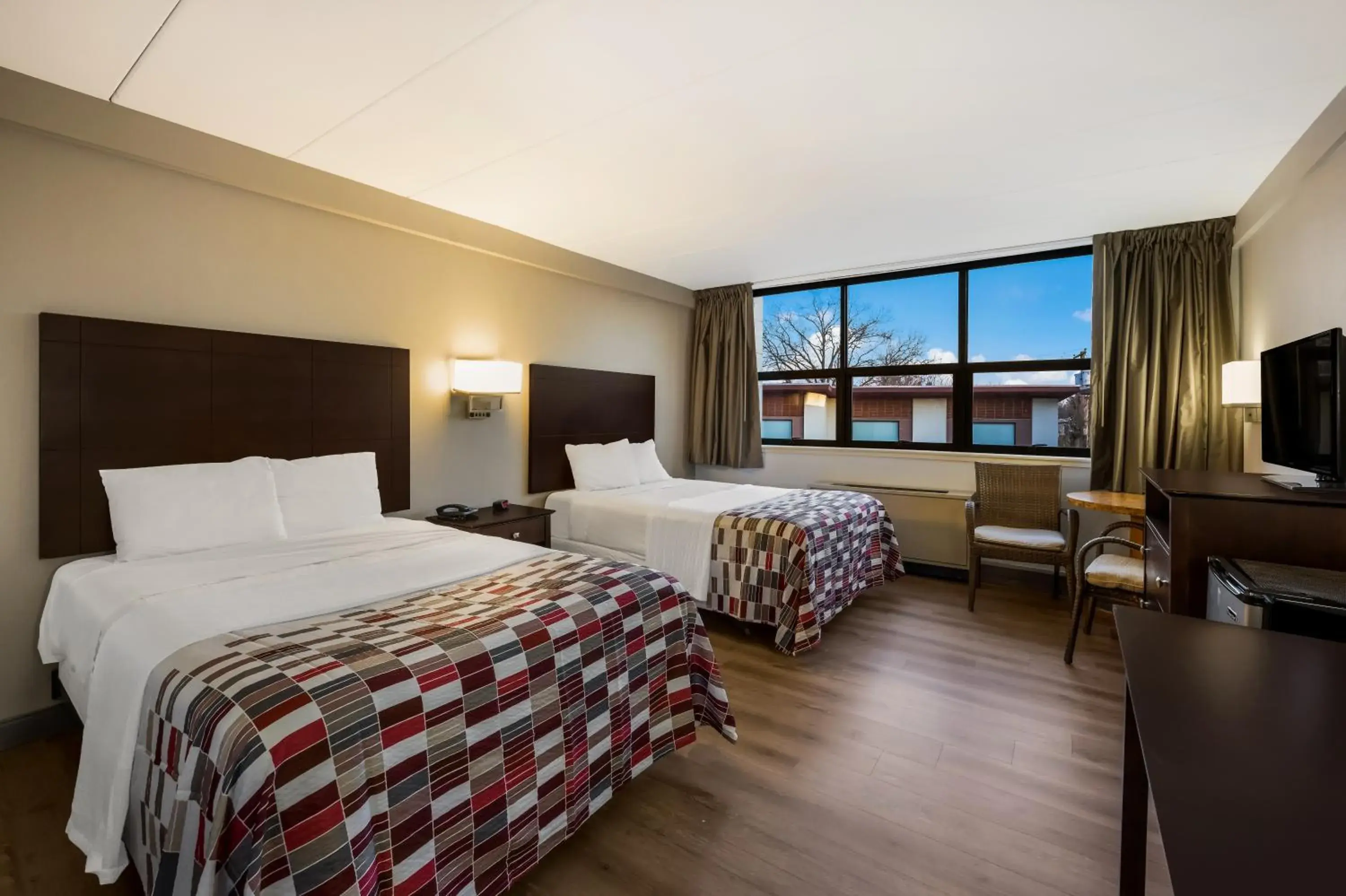 Deluxe Double Room - Courtyard View in Gateway Inn Deluxe Double Room - Courtyard View in Gateway Inn