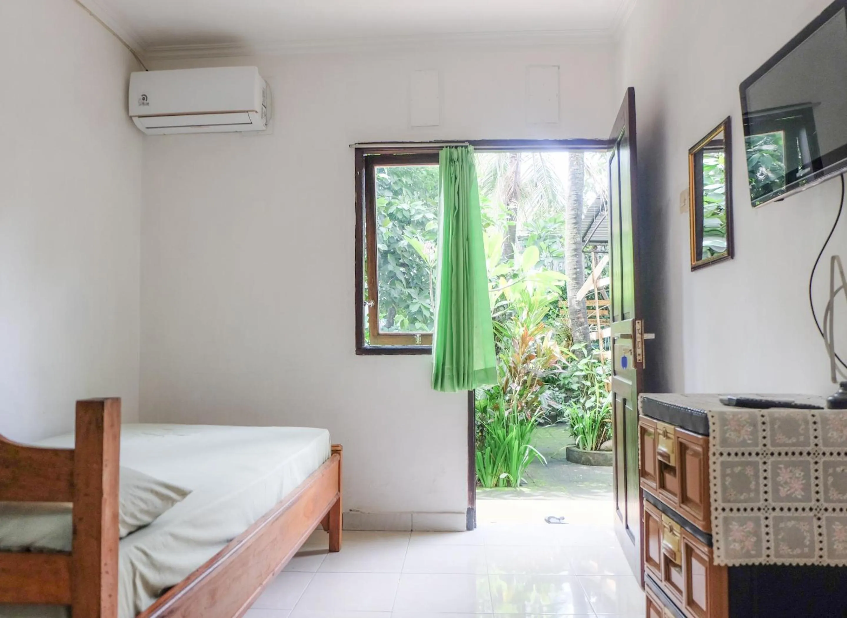 Photo of the whole room, Bed in Umah Hijau Tabanan