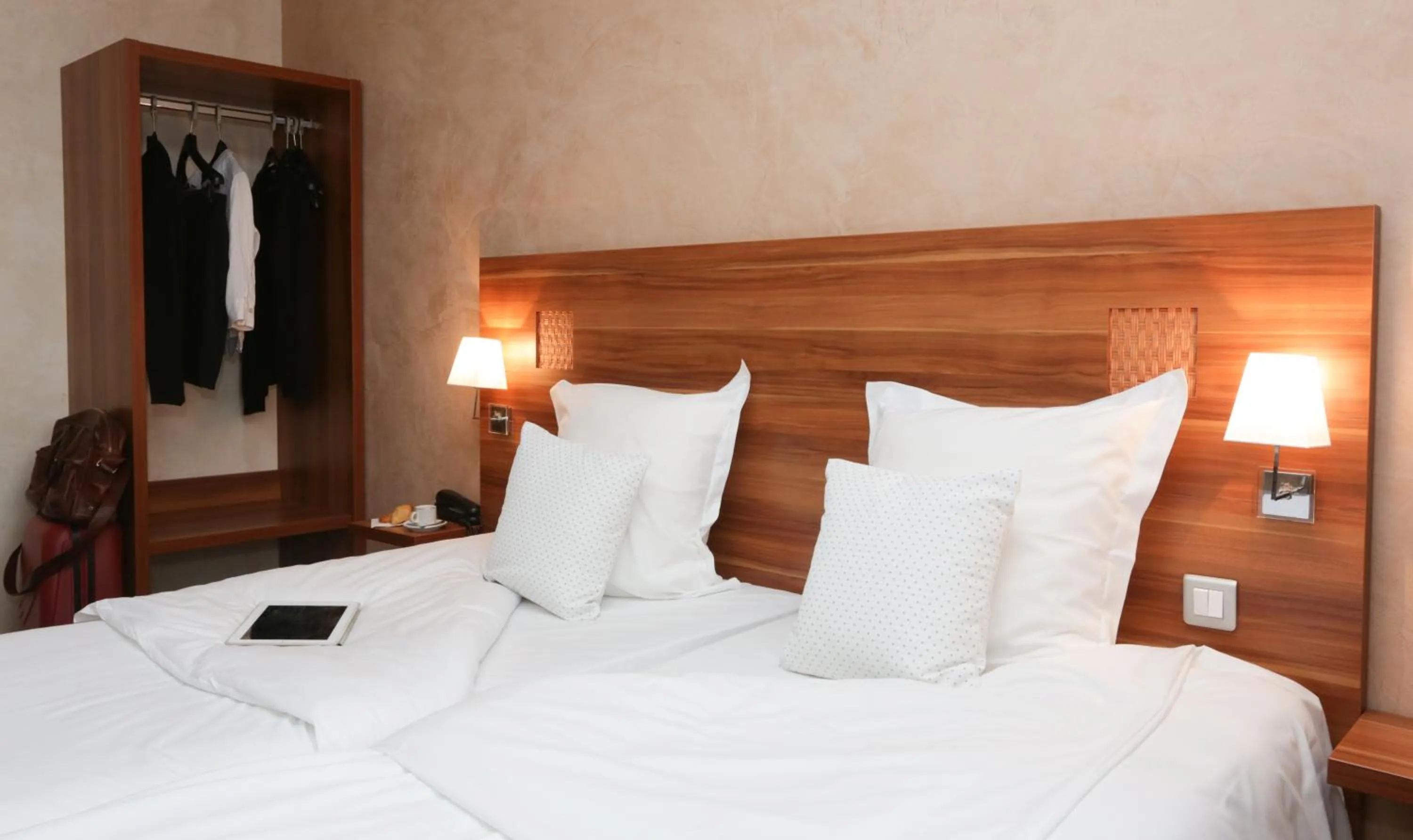 Bed in The Originals City, Hôtel Colmar Gare