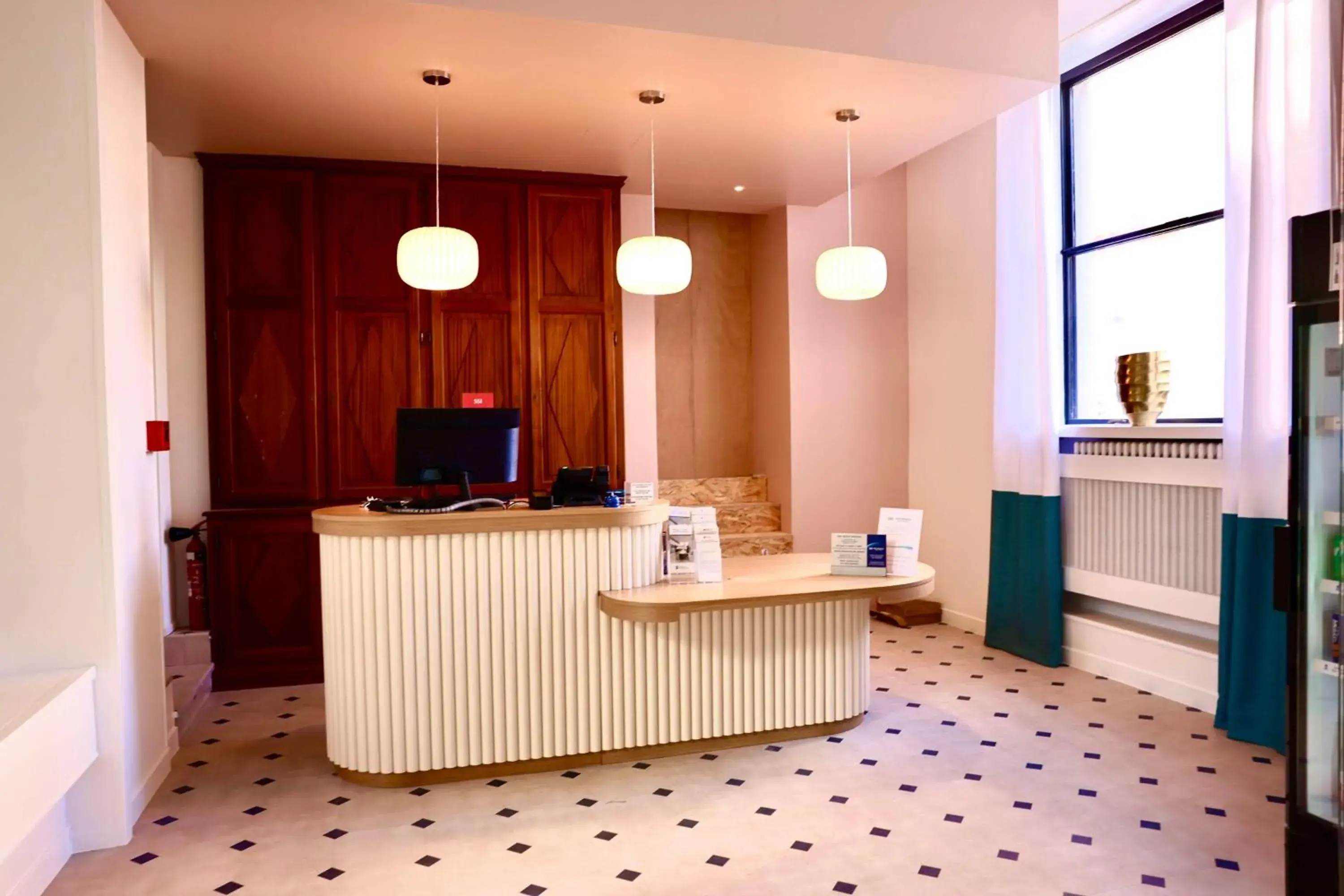 Lobby or reception in Hotel de la Bourse, Mulhouse Gare, Sure Hotel Collection by Best Western Lobby or reception in Hotel de la Bourse, Mulhouse Gare, Sure Hotel Collection by Best Western