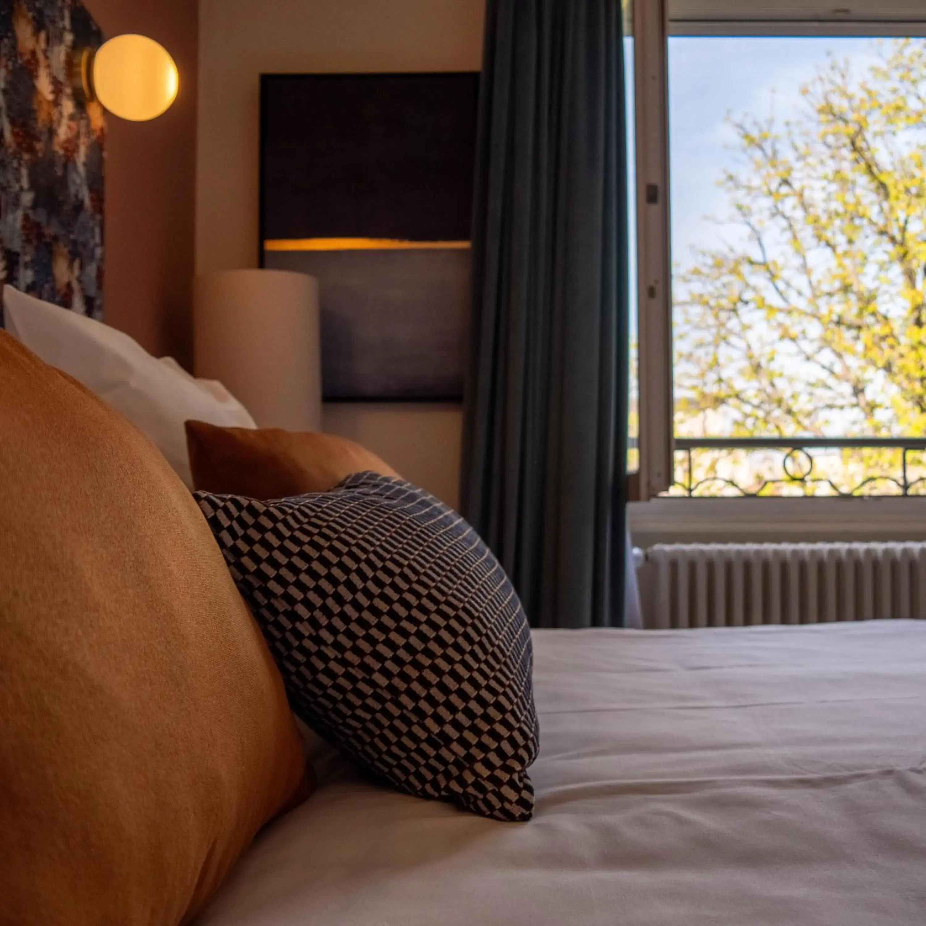 Bedroom, Bed in Hotel de la Bourse, Mulhouse Gare, Sure Hotel Collection by Best Western Bedroom, Bed in Hotel de la Bourse, Mulhouse Gare, Sure Hotel Collection by Best Western