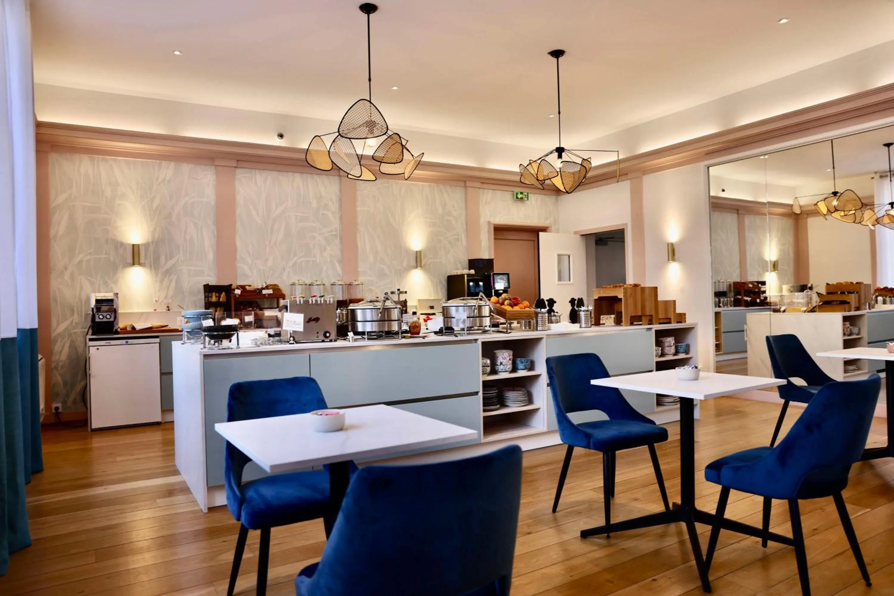 Breakfast in Best Western Hôtel De La Bourse