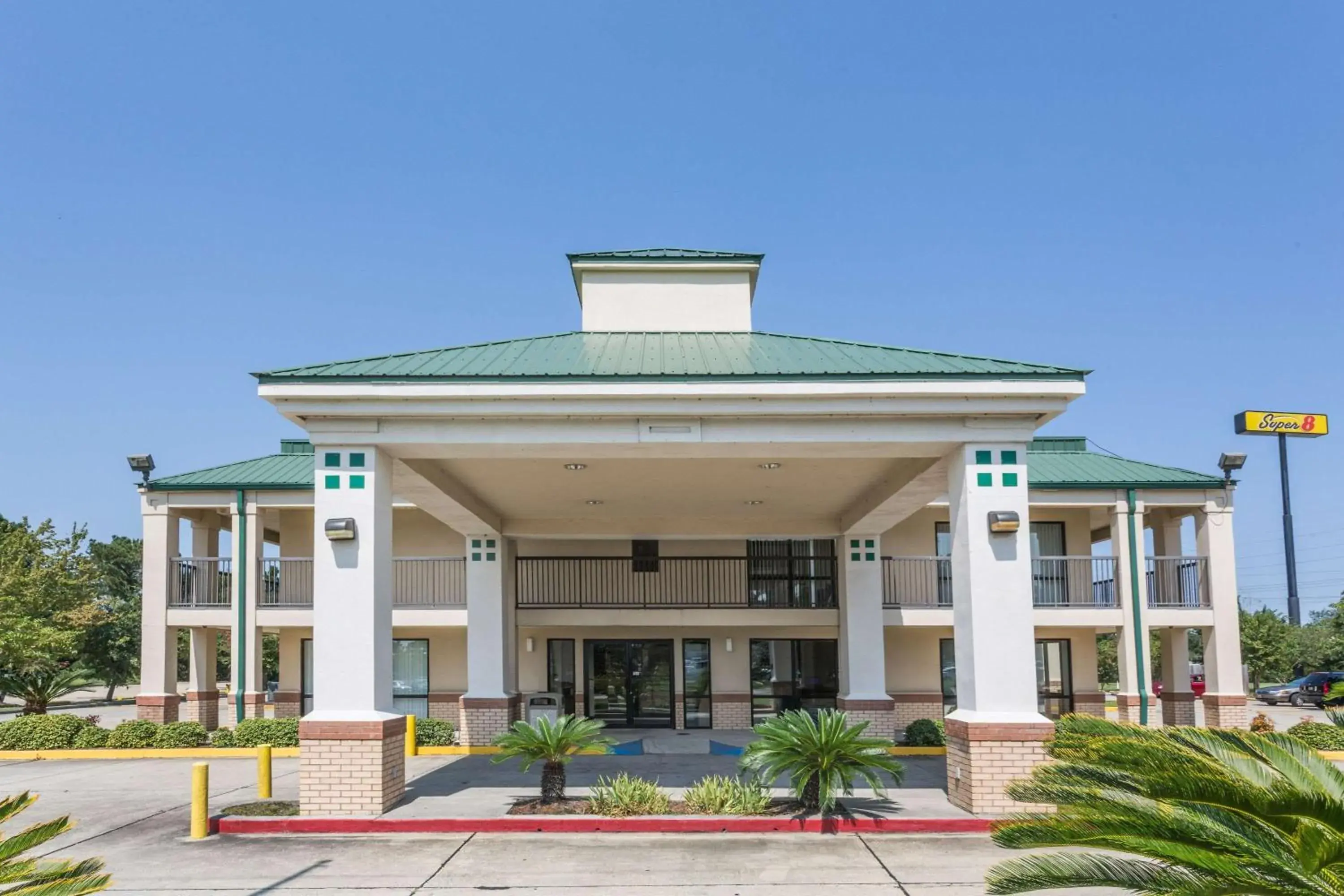 Property building in Super 8 by Wyndham Slidell Property building in Super 8 by Wyndham Slidell