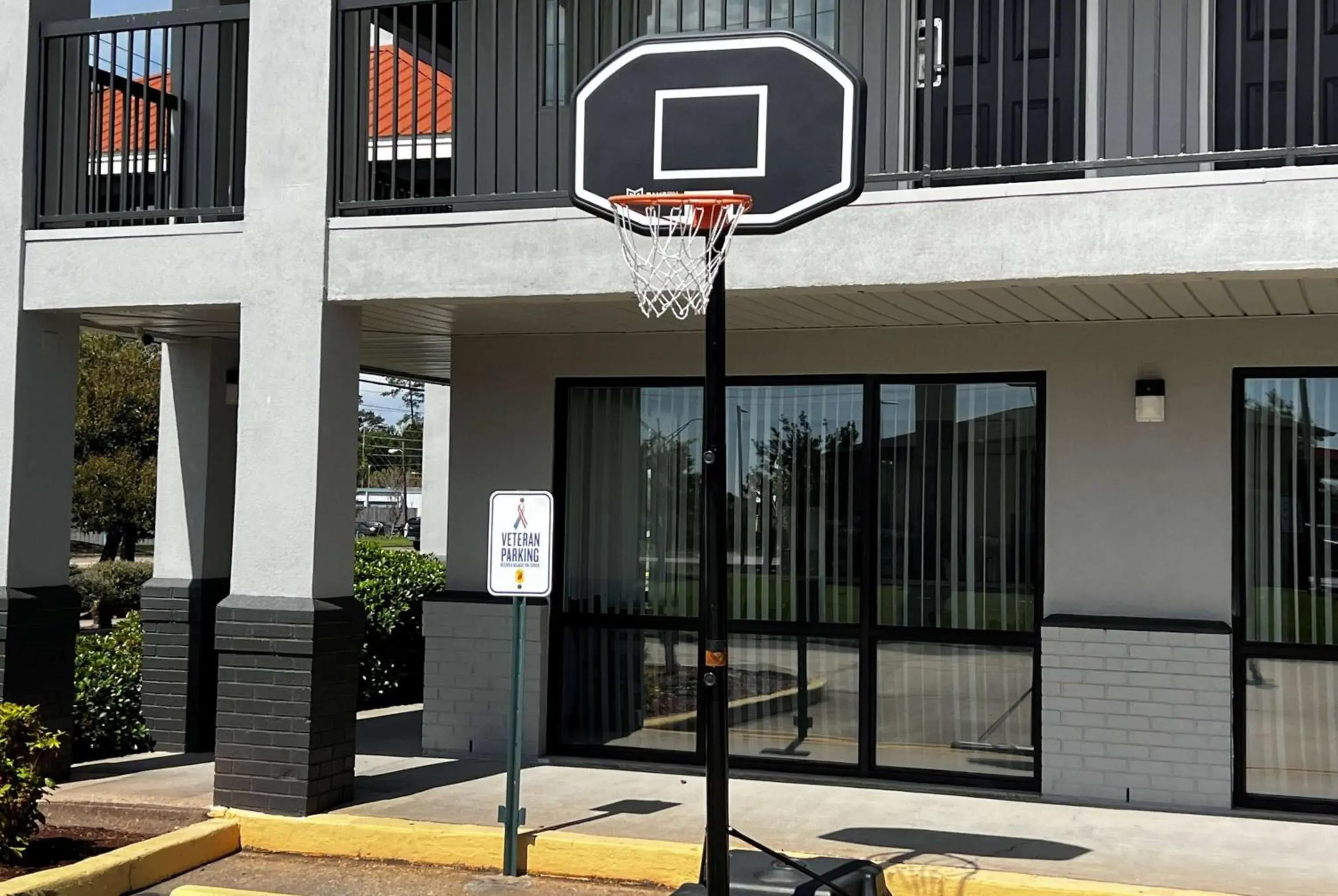 Property building in Super 8 by Wyndham Slidell Property building in Super 8 by Wyndham Slidell