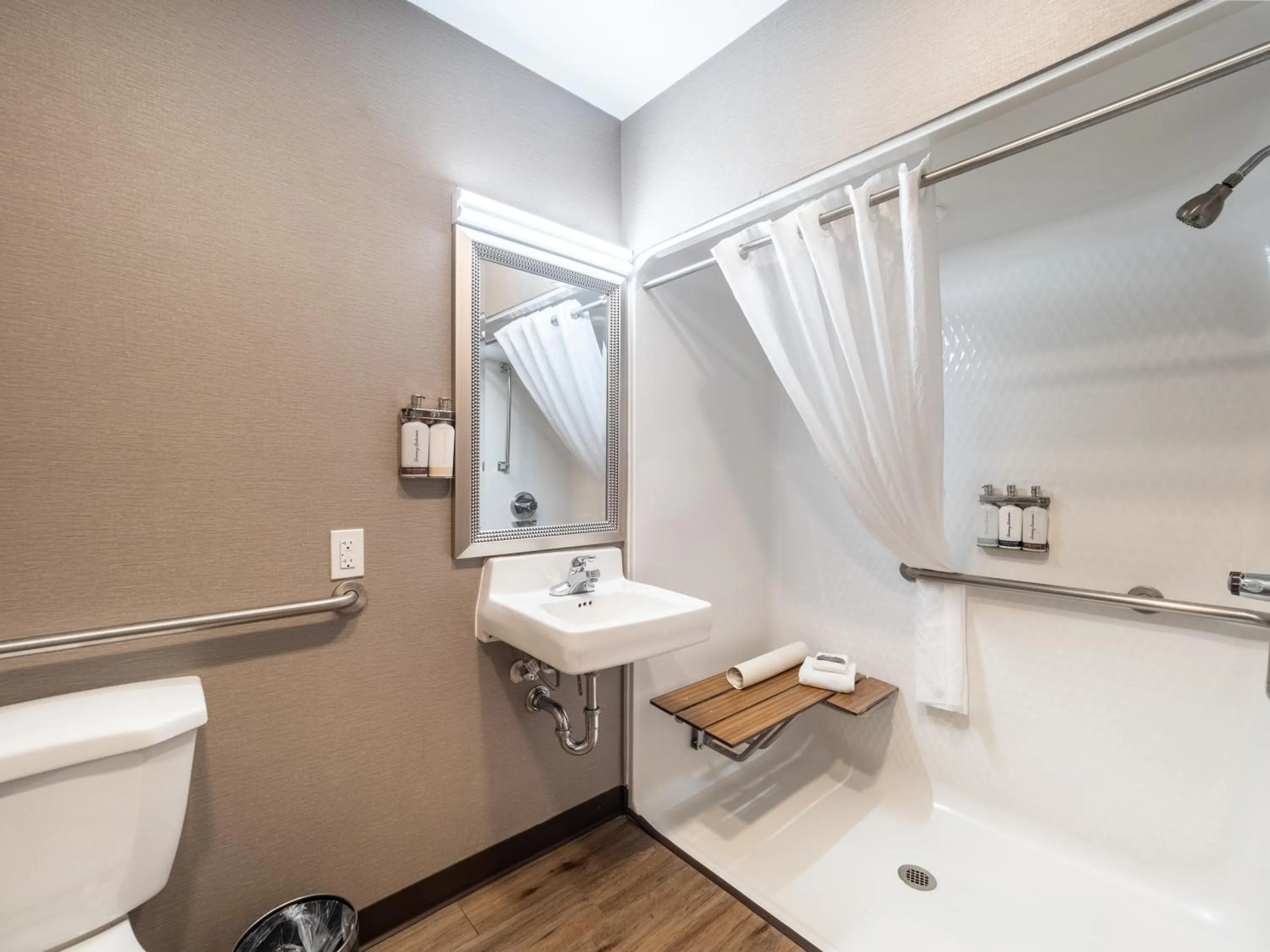 Bathroom in Baymont by Wyndham Anderson