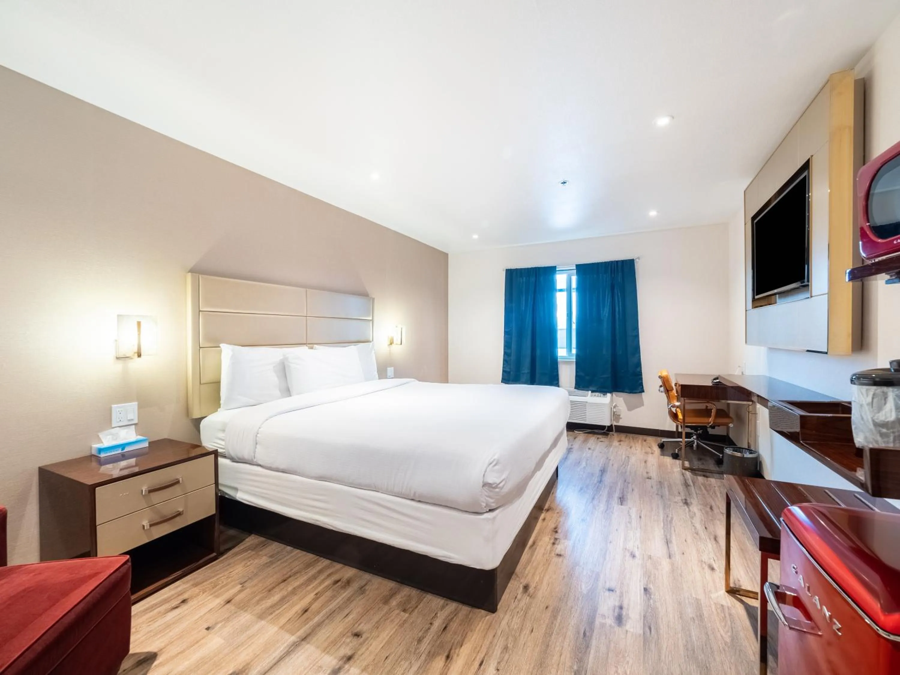 Bedroom, Bed in Baymont by Wyndham Anderson