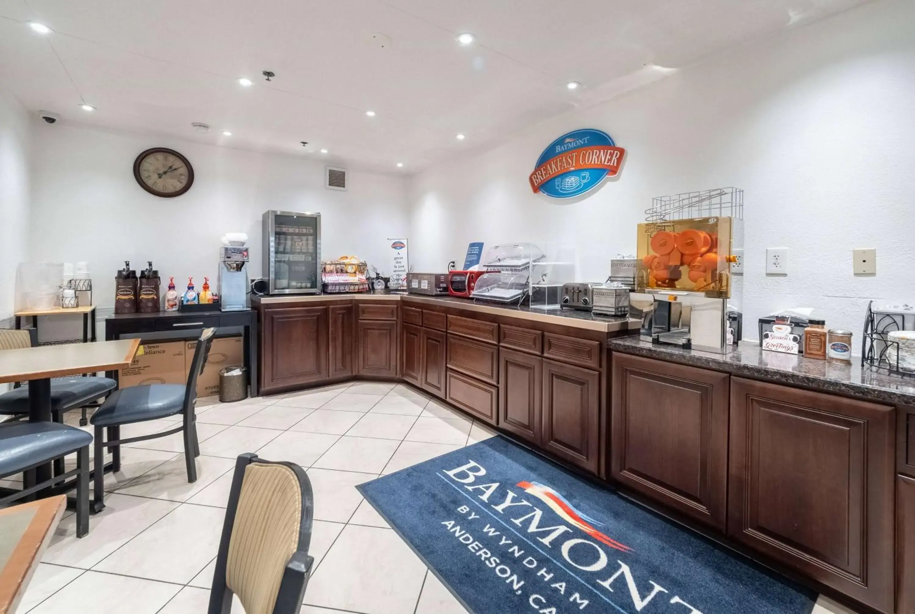 Breakfast in Baymont by Wyndham Anderson Breakfast in Baymont by Wyndham Anderson