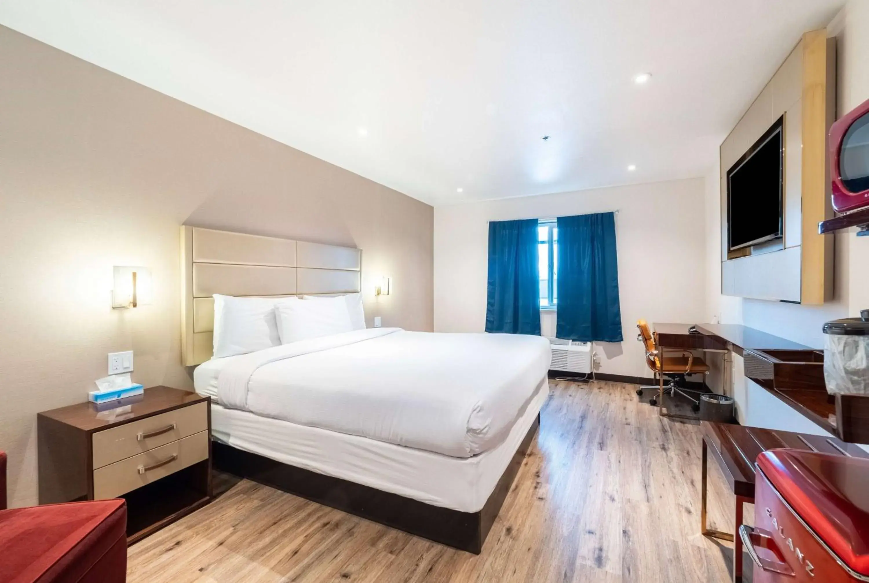 Photo of the whole room, Bed in Baymont by Wyndham Anderson Photo of the whole room, Bed in Baymont by Wyndham Anderson