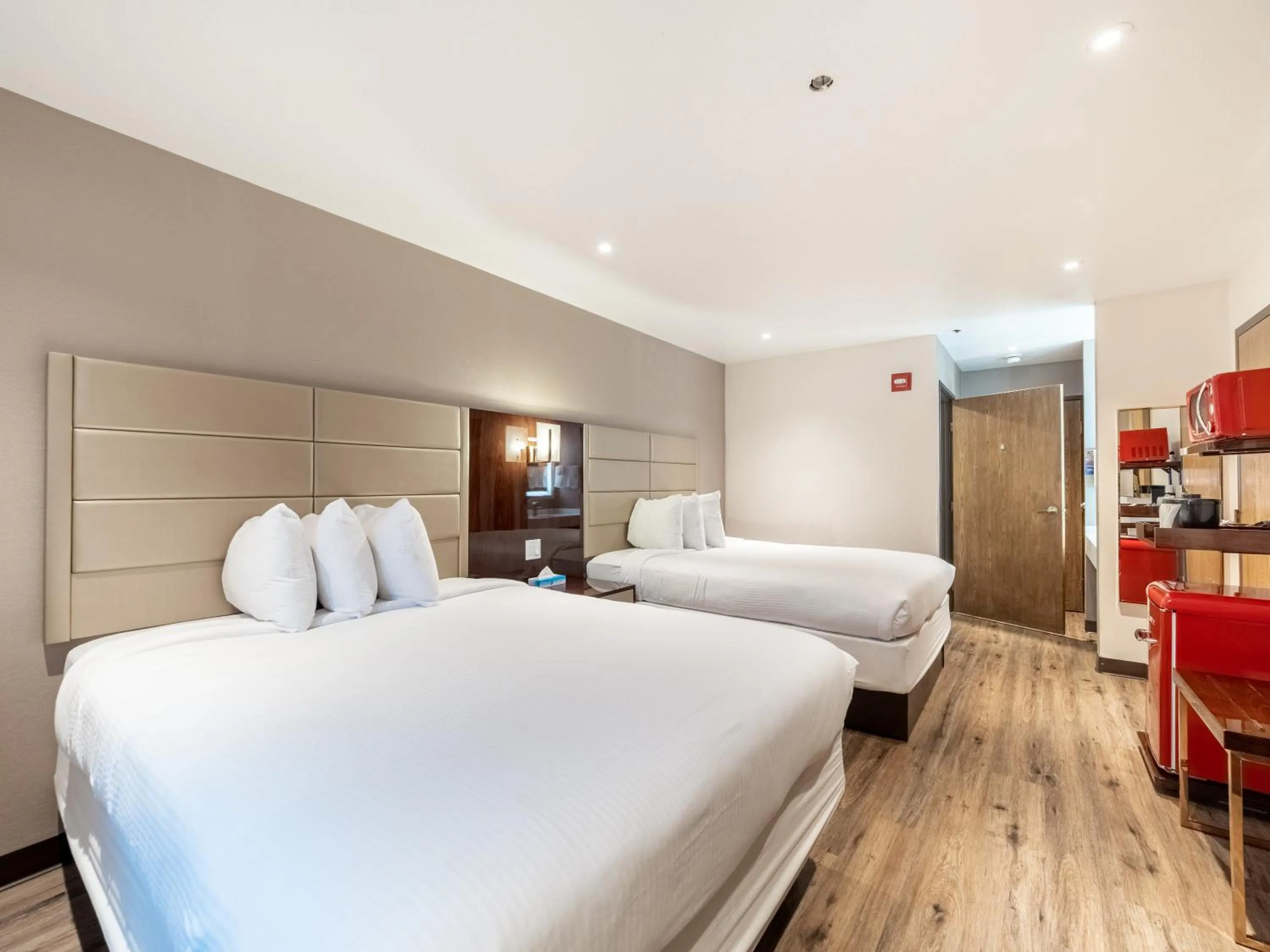 Bedroom, Bed in Baymont by Wyndham Anderson