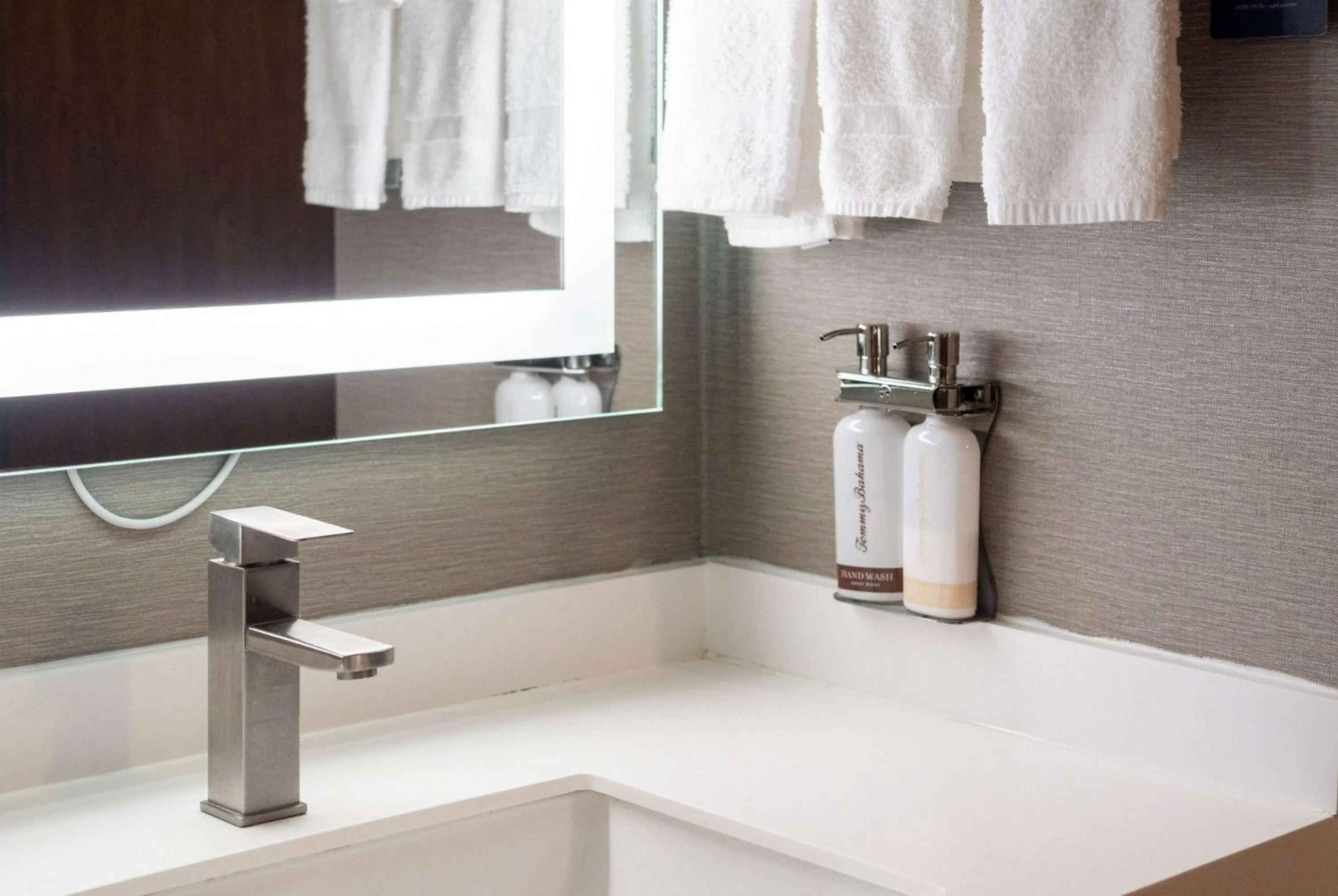 TV and multimedia in Baymont by Wyndham Anderson