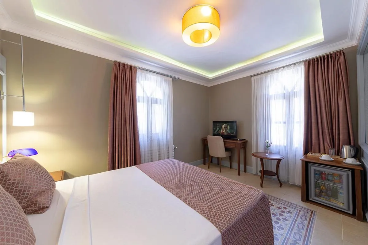 TV and multimedia, Bed in No2 Hotel By Şükrü