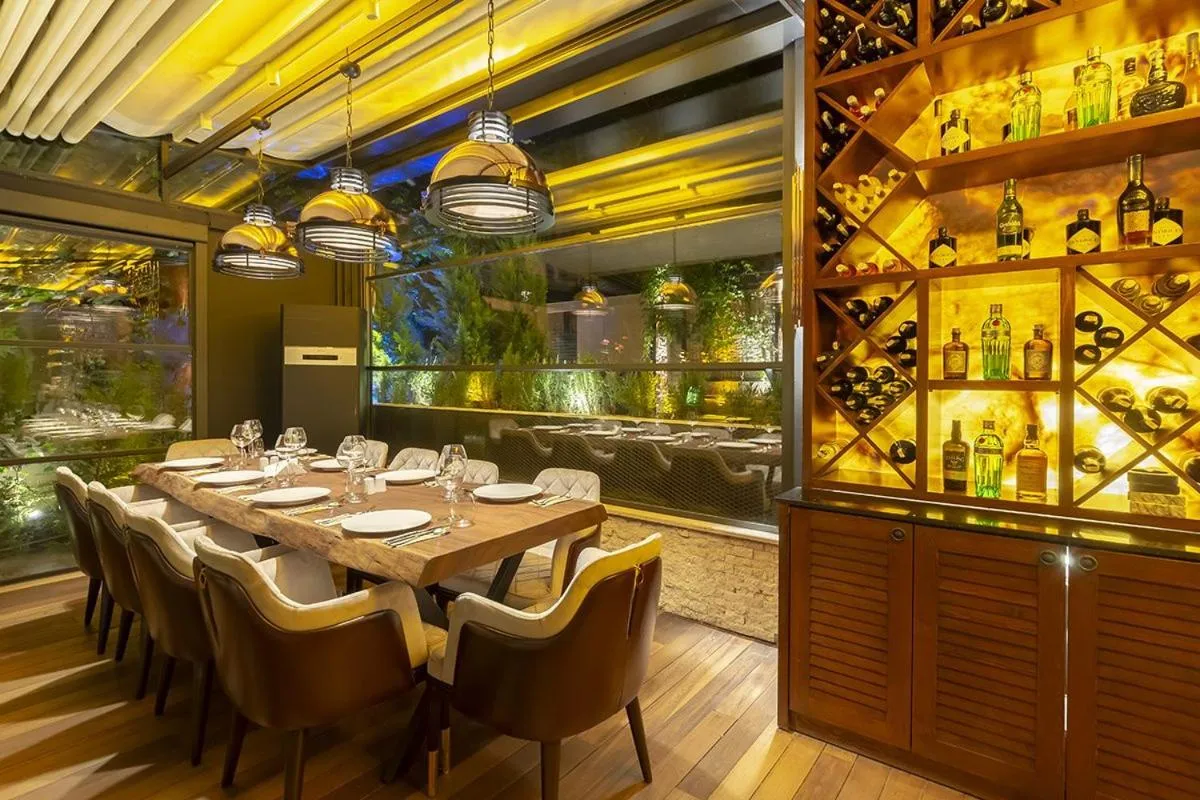 Restaurant/places to eat in No2 Hotel By Şükrü