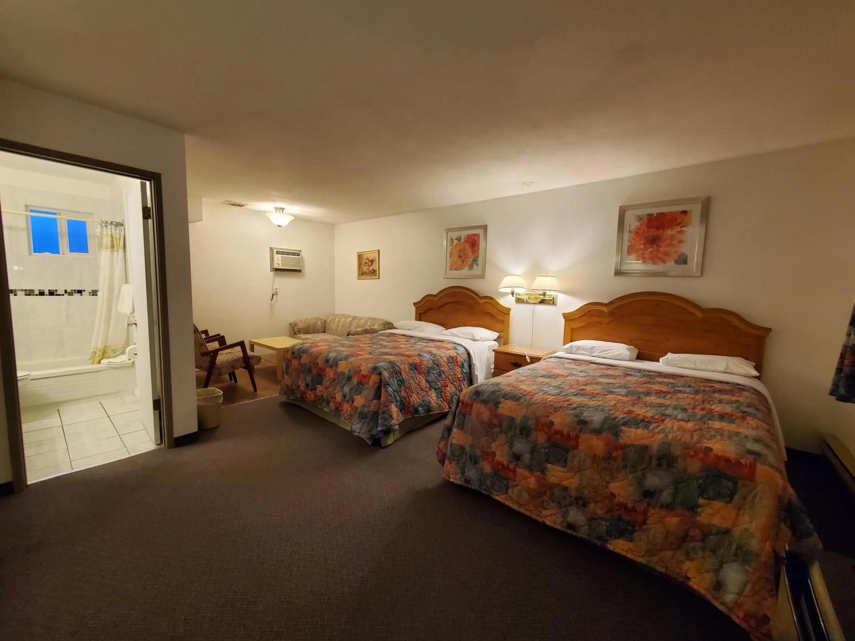 Bedroom, Bed in Red Roof Motor Inn