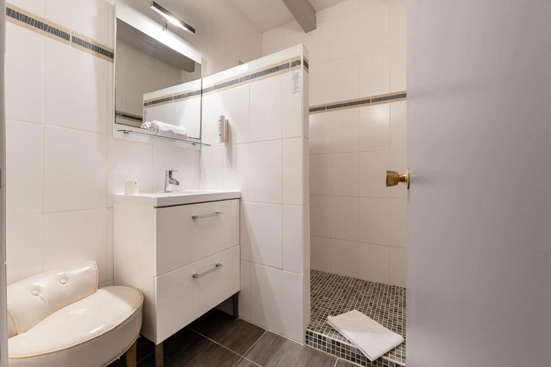 Bathroom in HOTEL ERMITAGE