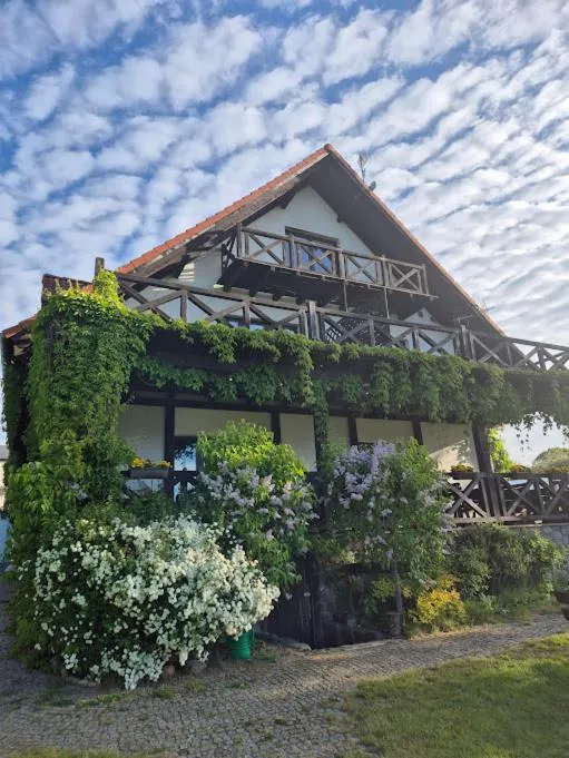 Pensjonat Rybaczówka - noclegi, restauracja, port