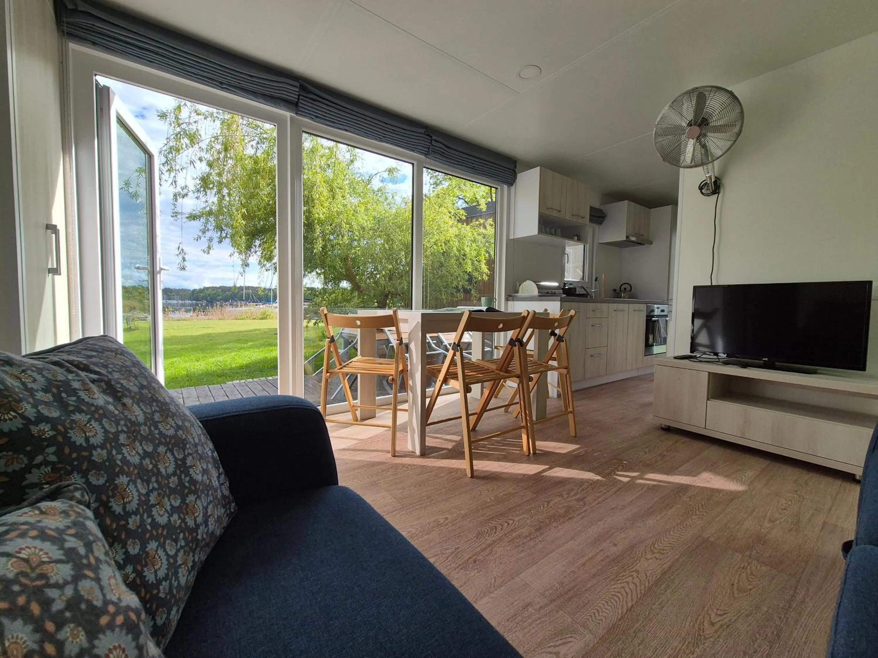 Pensjonat Rybaczówka - noclegi, restauracja, port