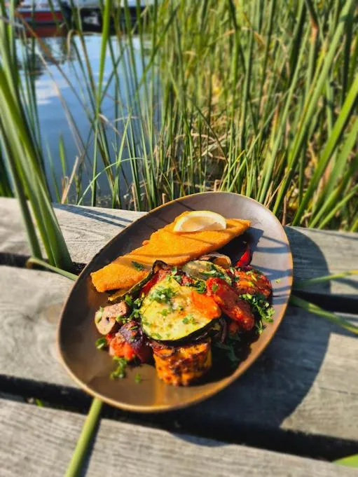 Pensjonat Rybaczówka - noclegi, restauracja, port