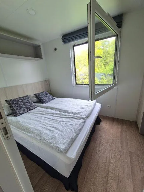 Bed in Pensjonat Rybaczówka - noclegi, restauracja, port