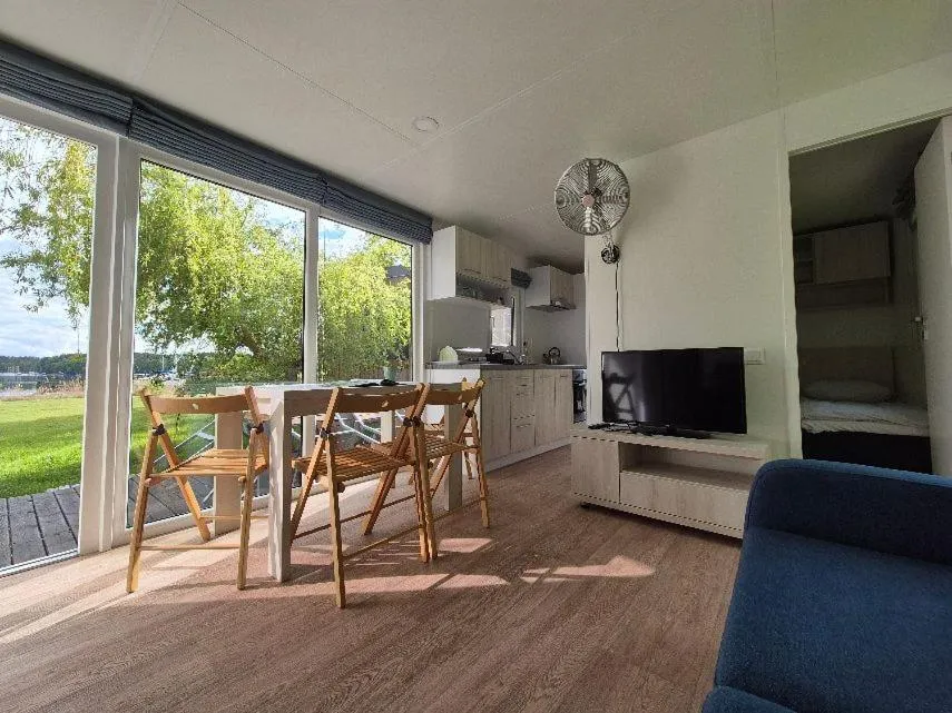 Pensjonat Rybaczówka - noclegi, restauracja, port