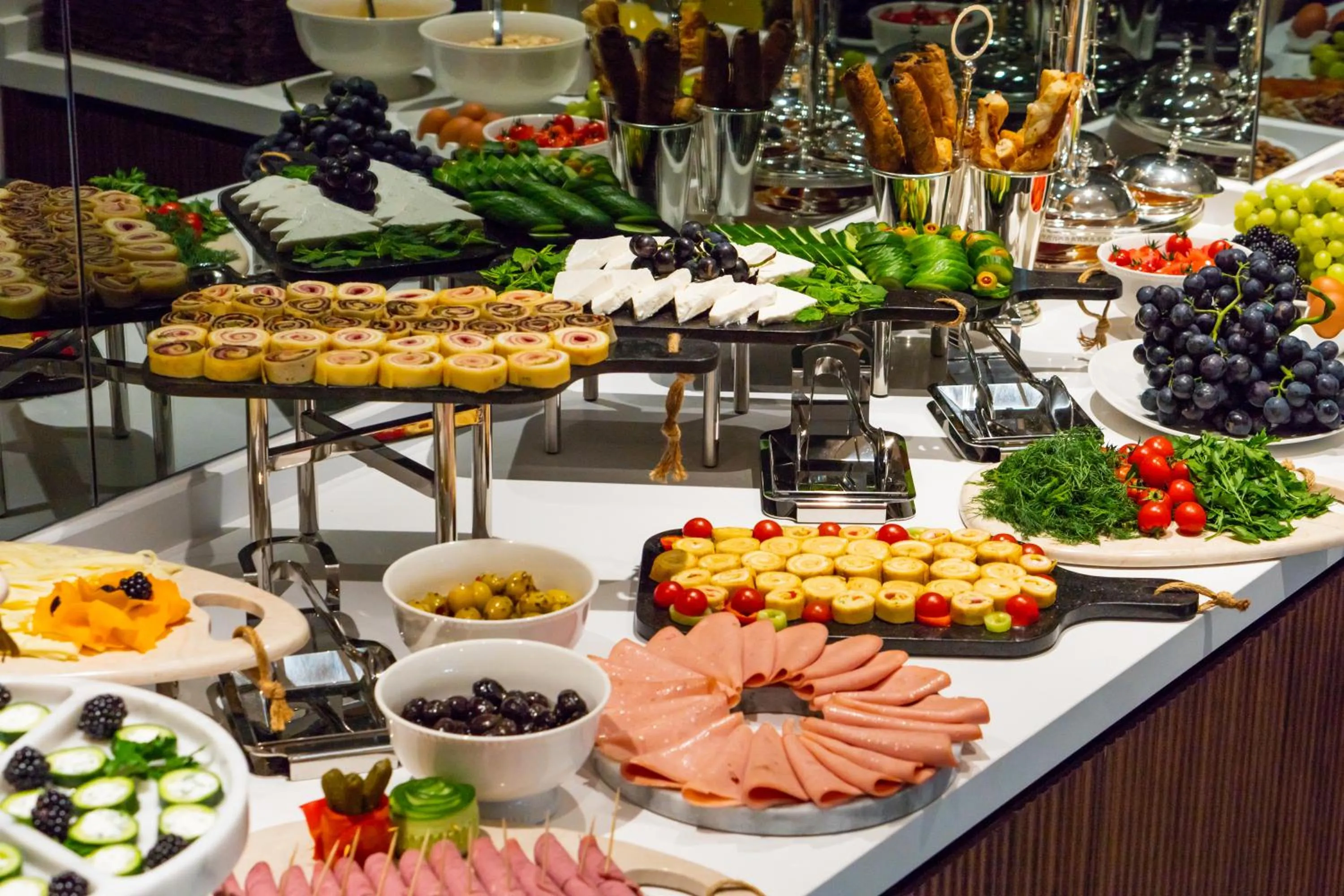 Food and drinks in MEG HOTEL