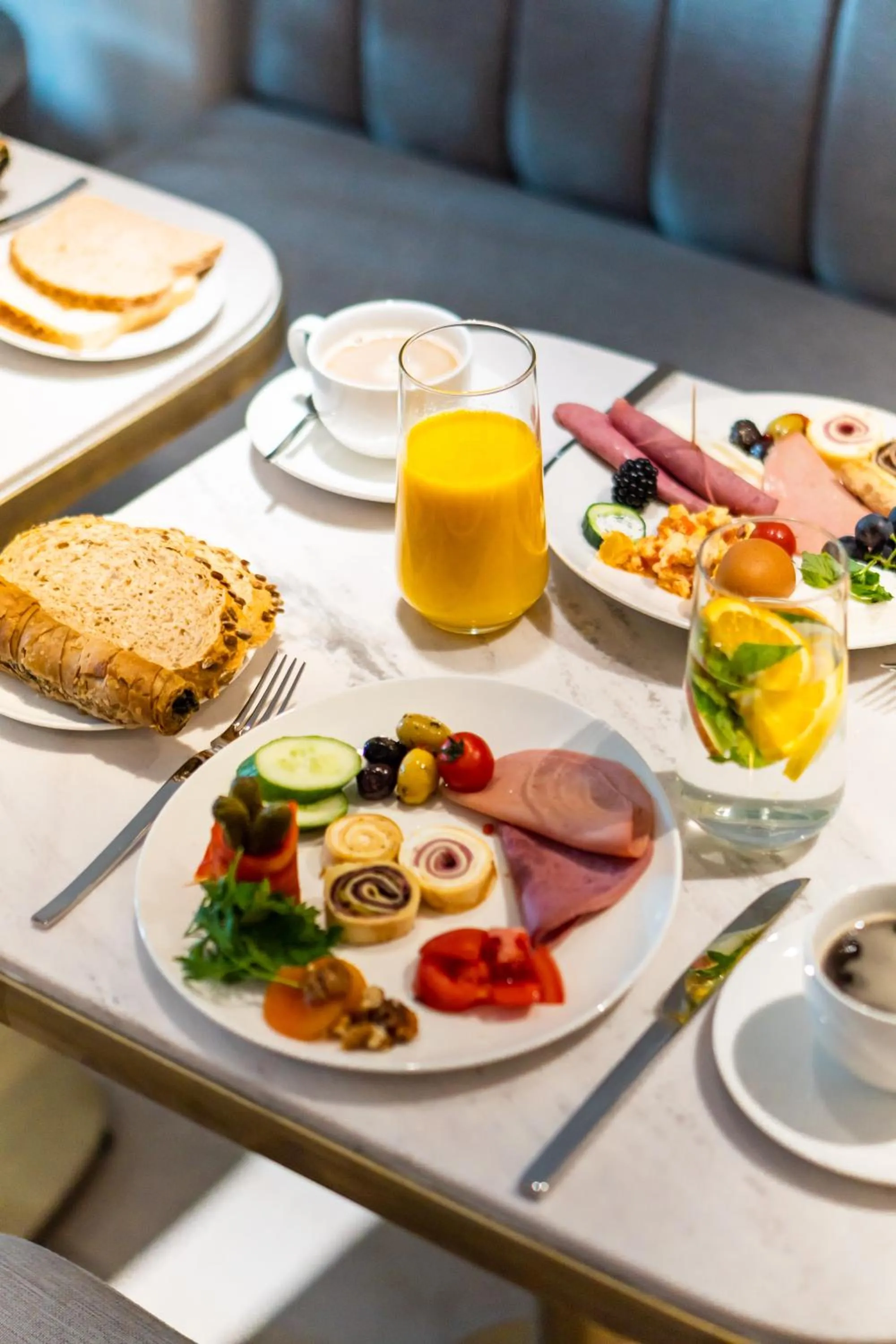 Food and drinks in MEG HOTEL