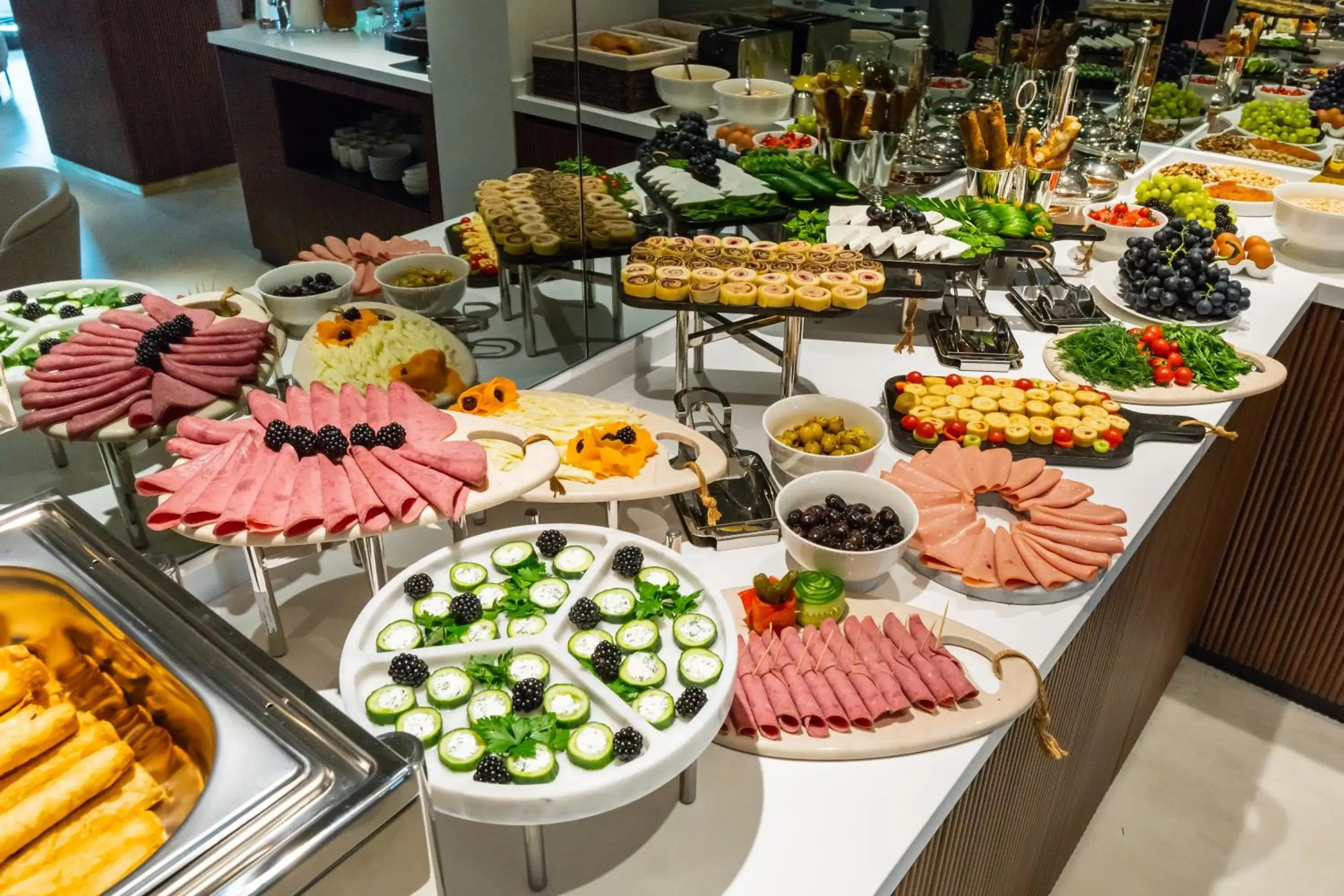 Food and drinks in MEG HOTEL Food and drinks in MEG HOTEL