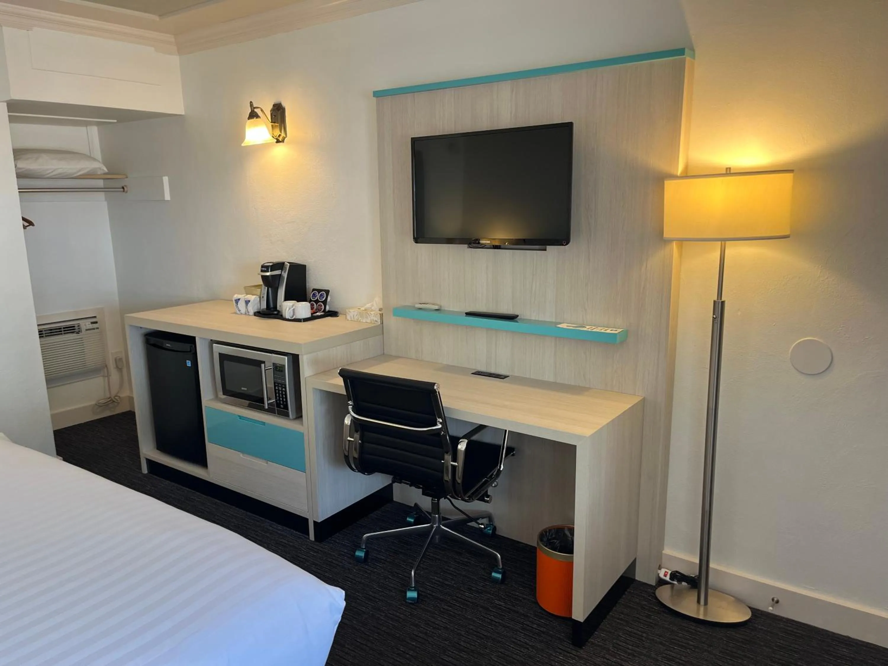 TV and multimedia, Bed in Revelstoke Lodge