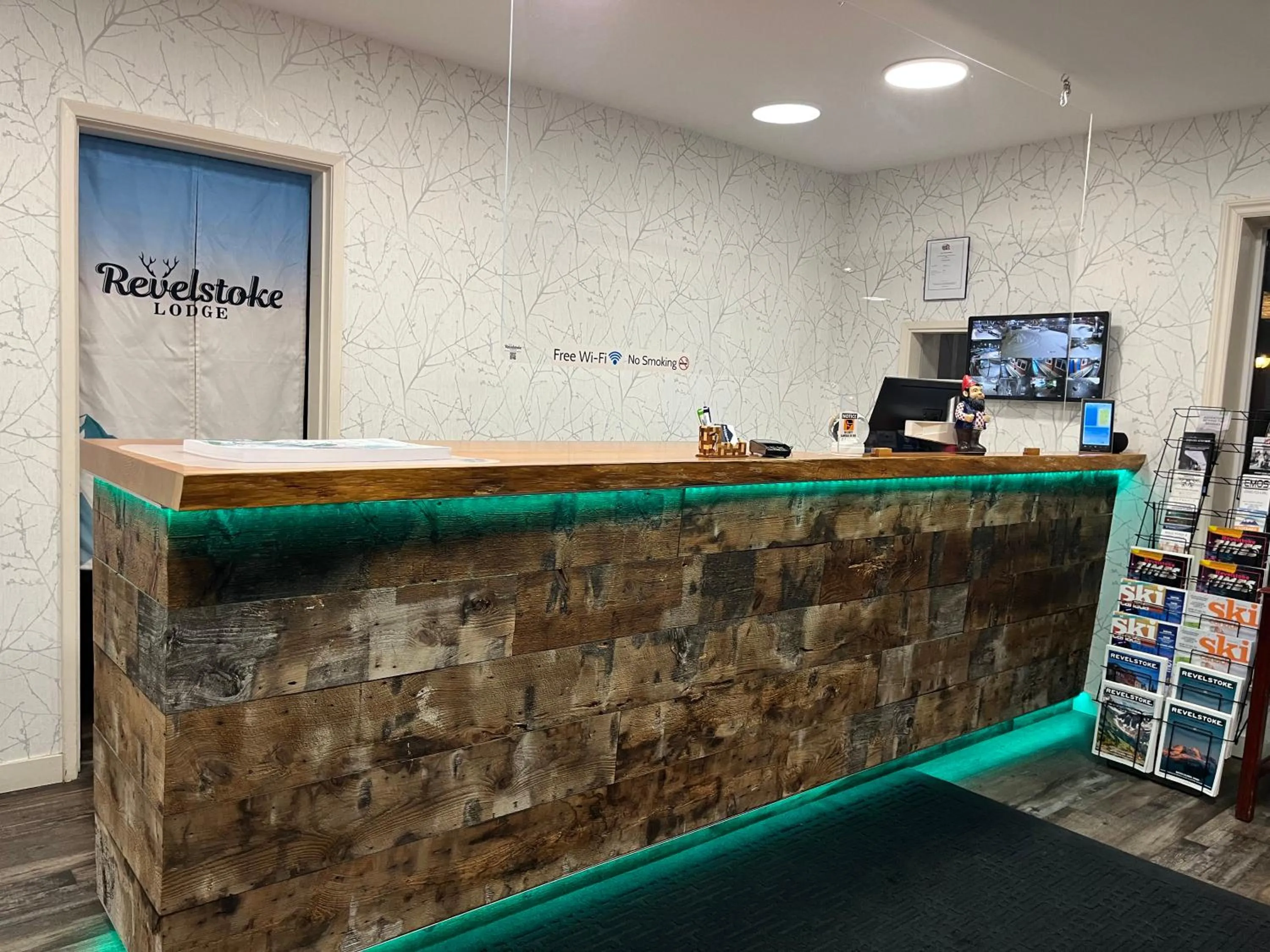 Property building in Revelstoke Lodge