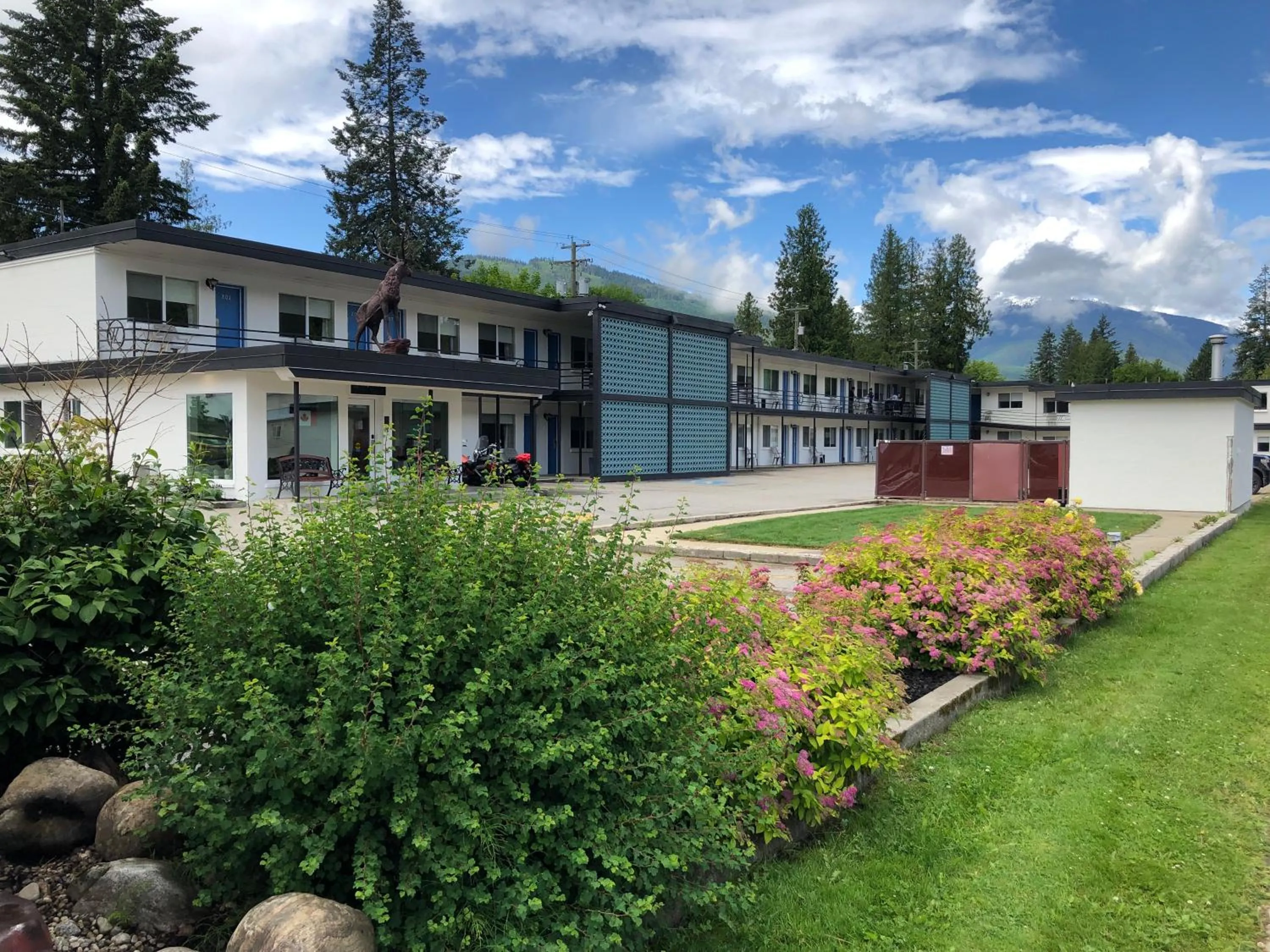 Property building in Revelstoke Lodge