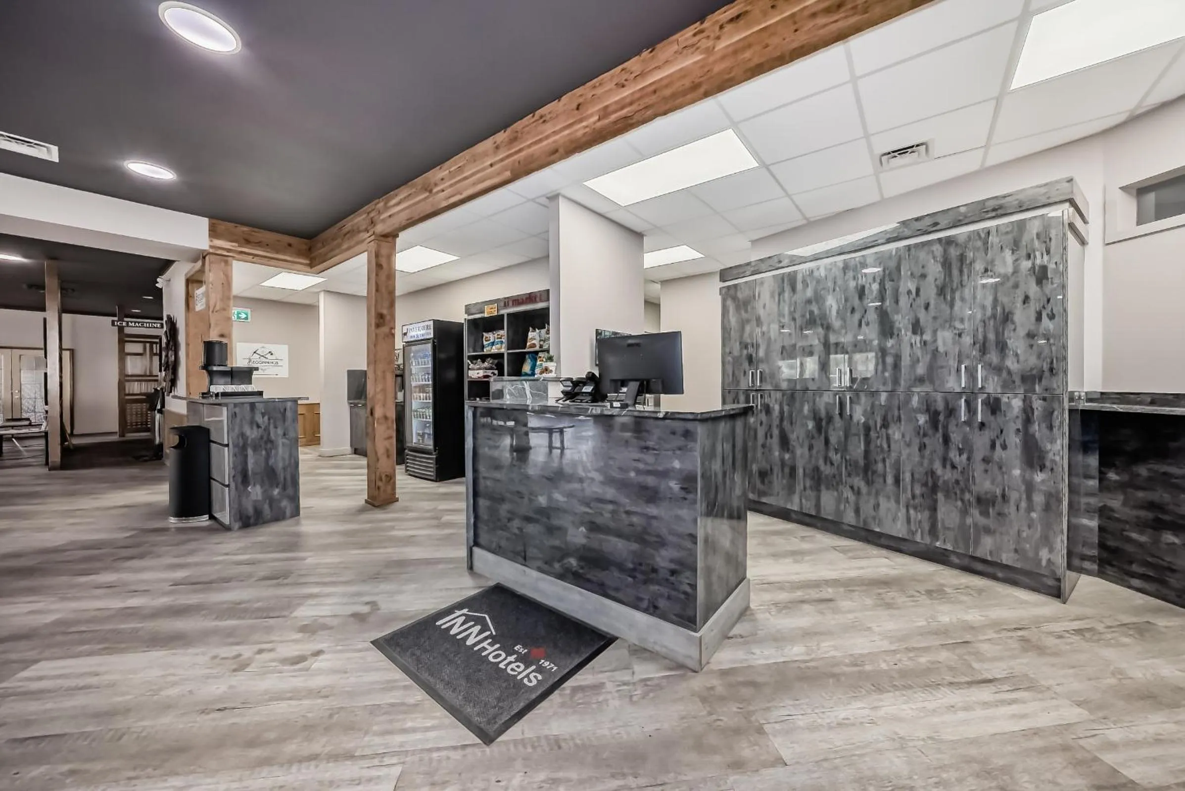 Lobby or reception in Invermere Inn & Suites