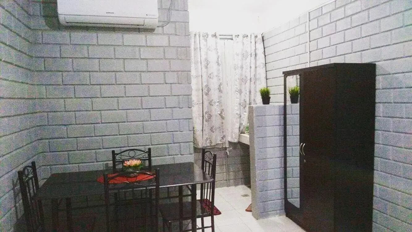 Family Room with Private Bathroom in Llaguno City Inn Family Room with Private Bathroom in Llaguno City Inn